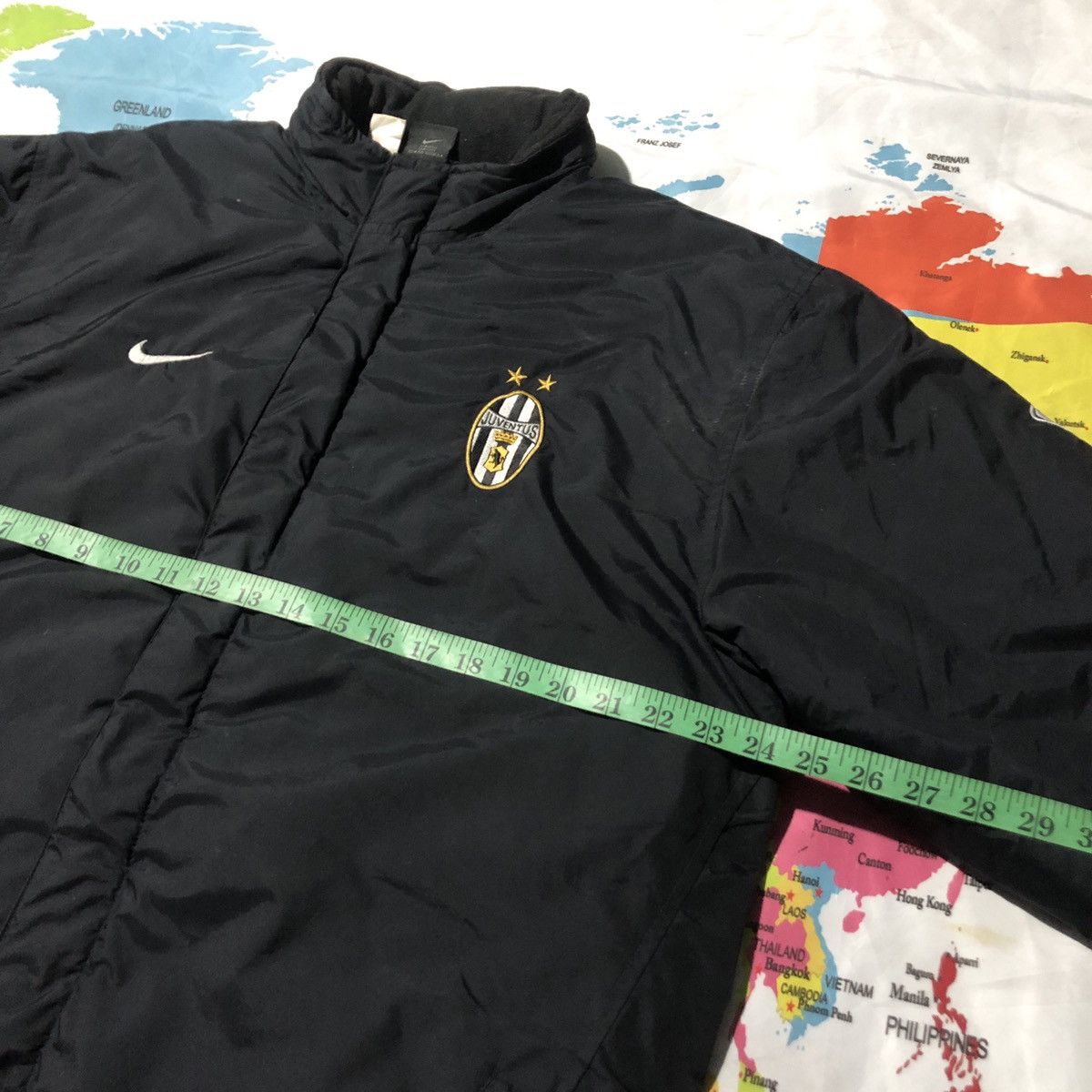 Nike × Vintage Vintage Juventus FC 2003-2004 Bench Kits Puffer Jackets Size US M / EU 48-50 / 2 - 9 Thumbnail