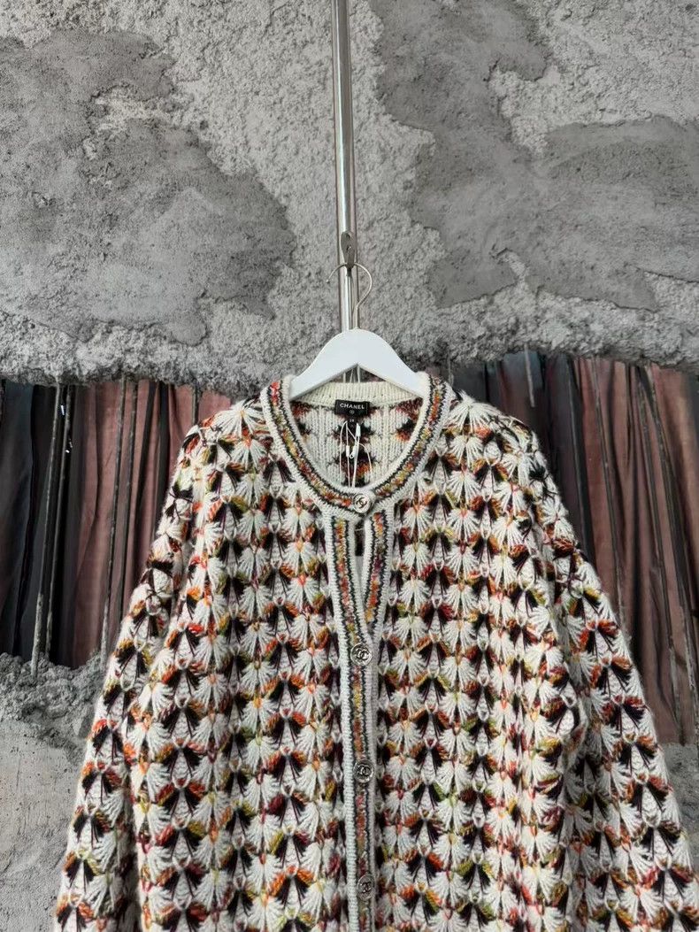 Chanel Chanel White gold double C silver buckle wool cardigan coa Size XS / US 0-2 / IT 36-38 - 3 Thumbnail