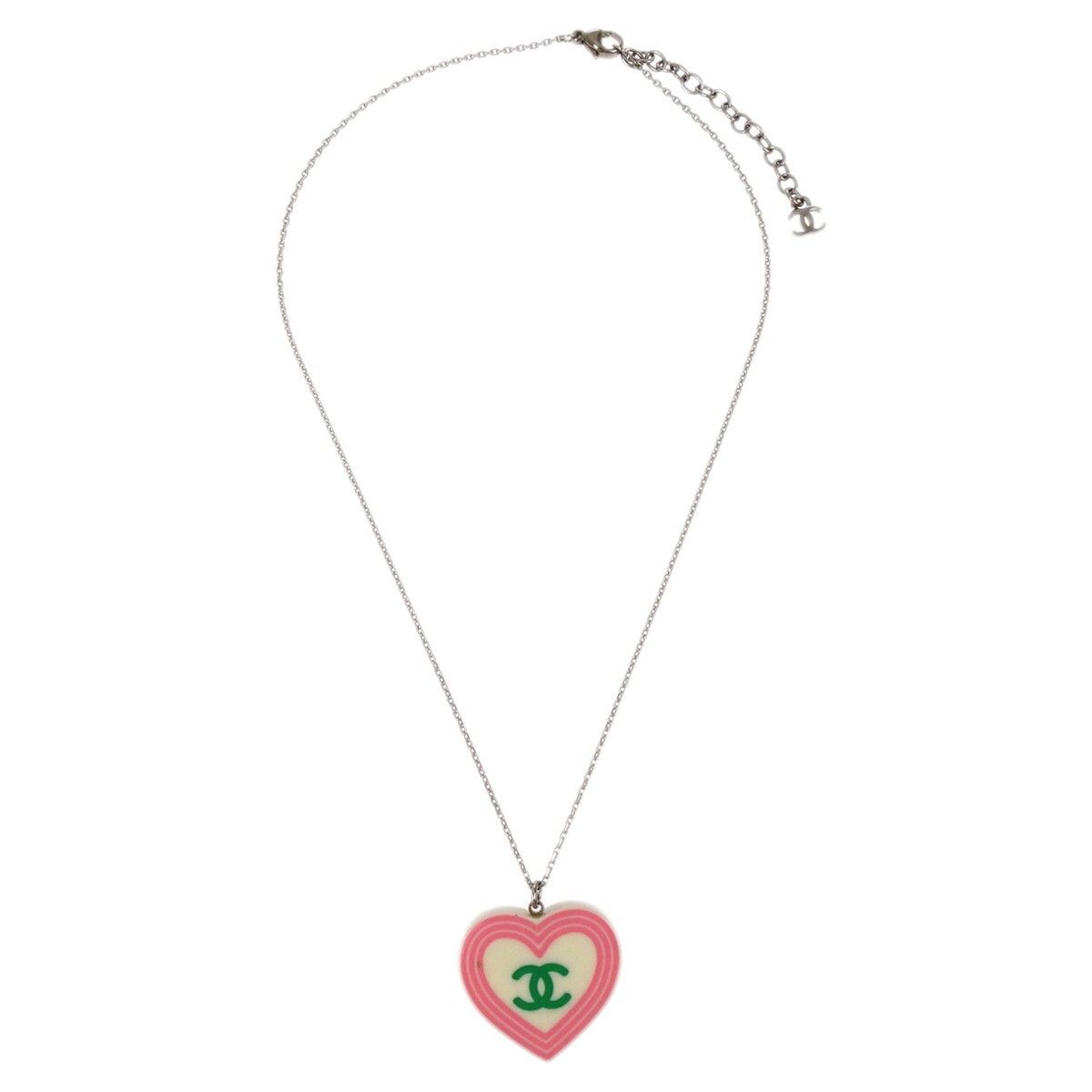 Chanel Chanel CC Heart Pendant Metal and Enamel Size ONE SIZE - 1 Thumbnail