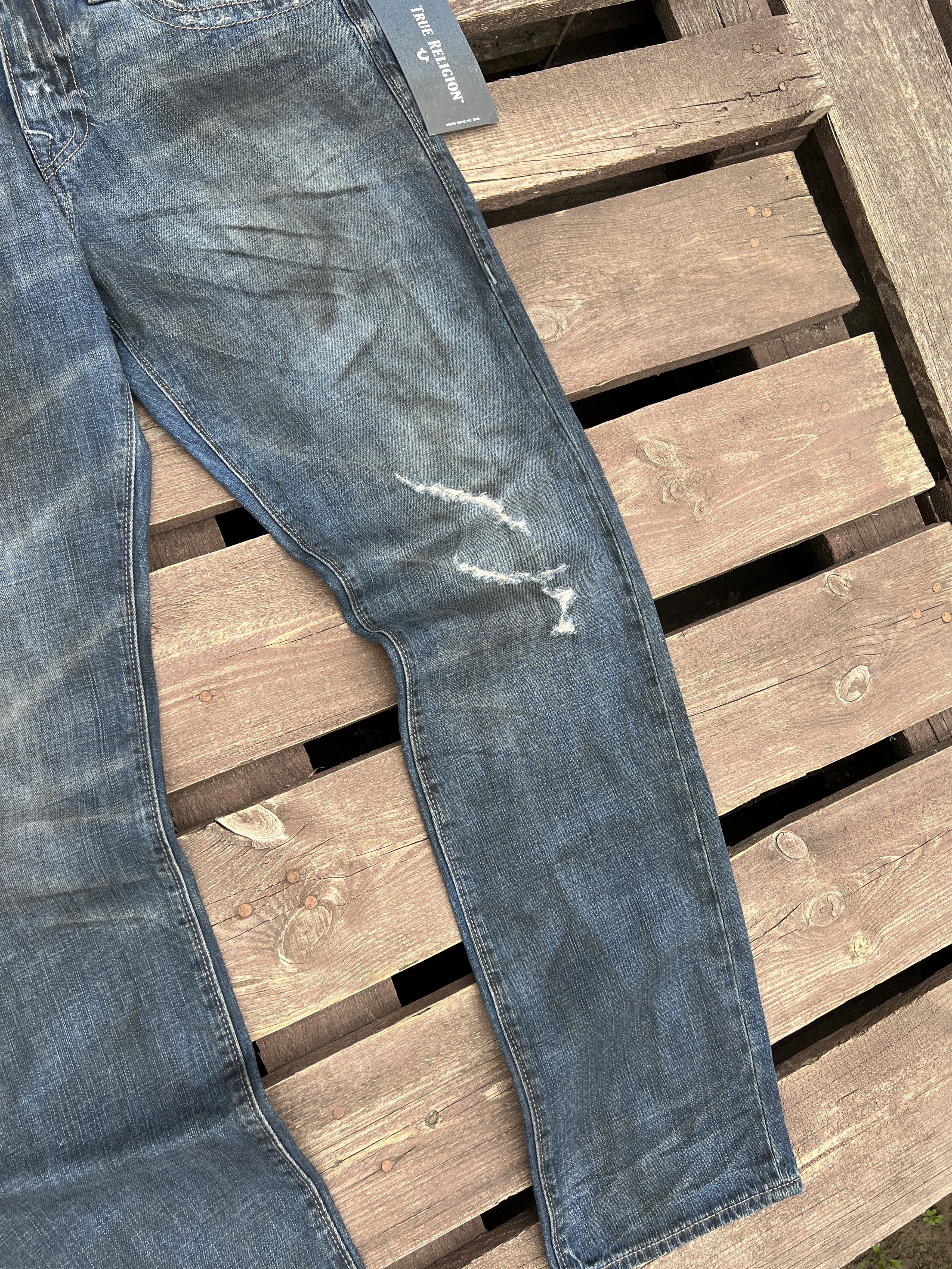 True Religion True Religion Rocco Relaxed Skinny Vintage Distressed jeans Size US 32 / EU 48 - 13 Thumbnail