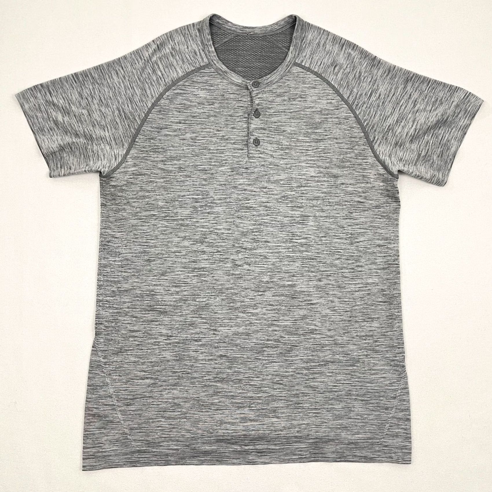 Lululemon Lululemon Metal Vent Tech Shirt Mens M Gray Active Short Sleeve Henley Casual Size US M / EU 48-50 / 2 - 4 Thumbnail