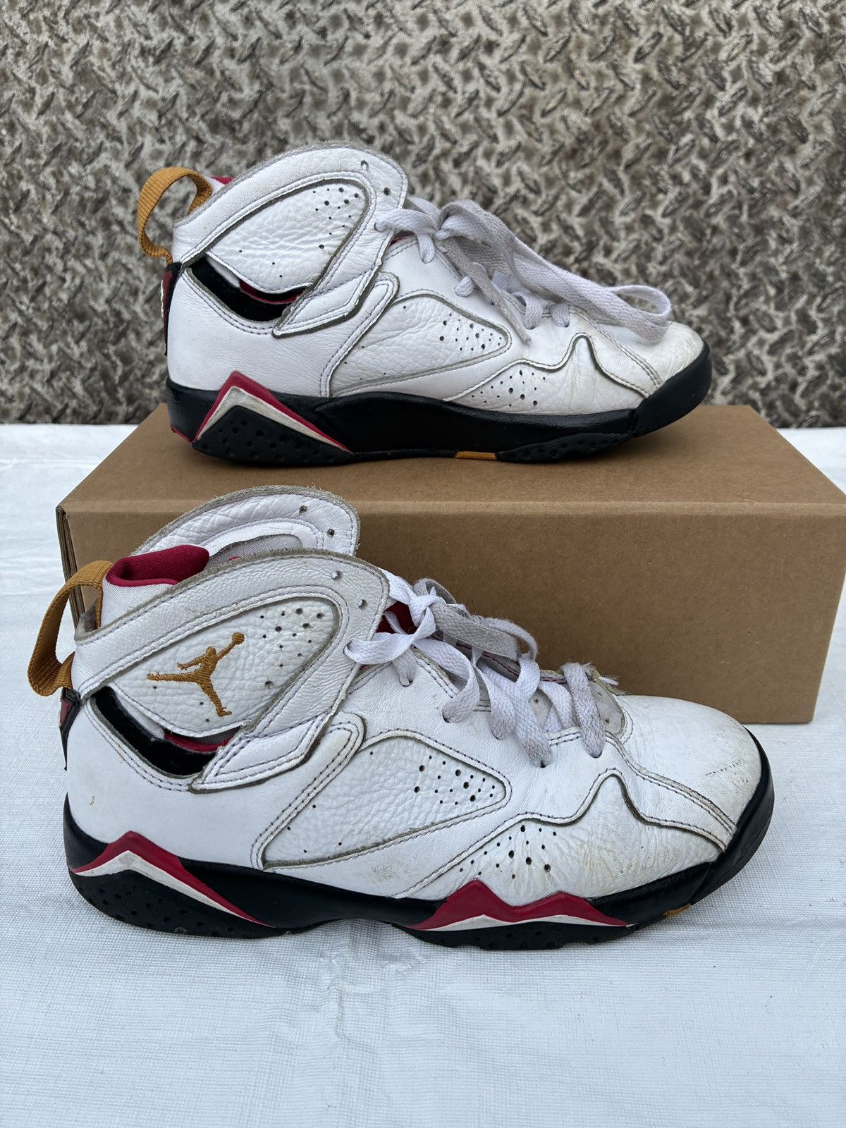 Jordan Brand Size 5.5Y Air Jordan 7 Retro White/Cardinal GS DQ6040-106 Size US 5.5 / EU 38 - 1 Thumbnail