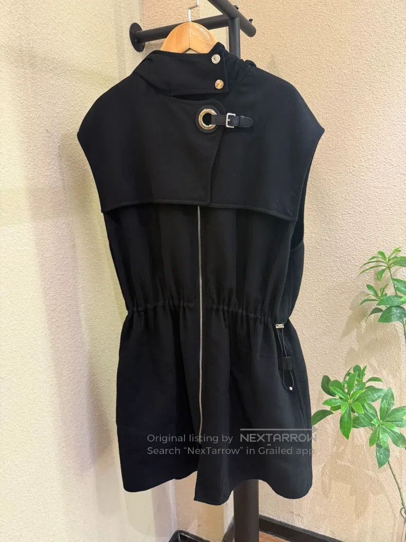 Hermes Hermes Black Hooded Vest Dress, 86% Cashmere, 14% Silk Fab Size XS / US 0-2 / IT 36-38 - 1 Thumbnail