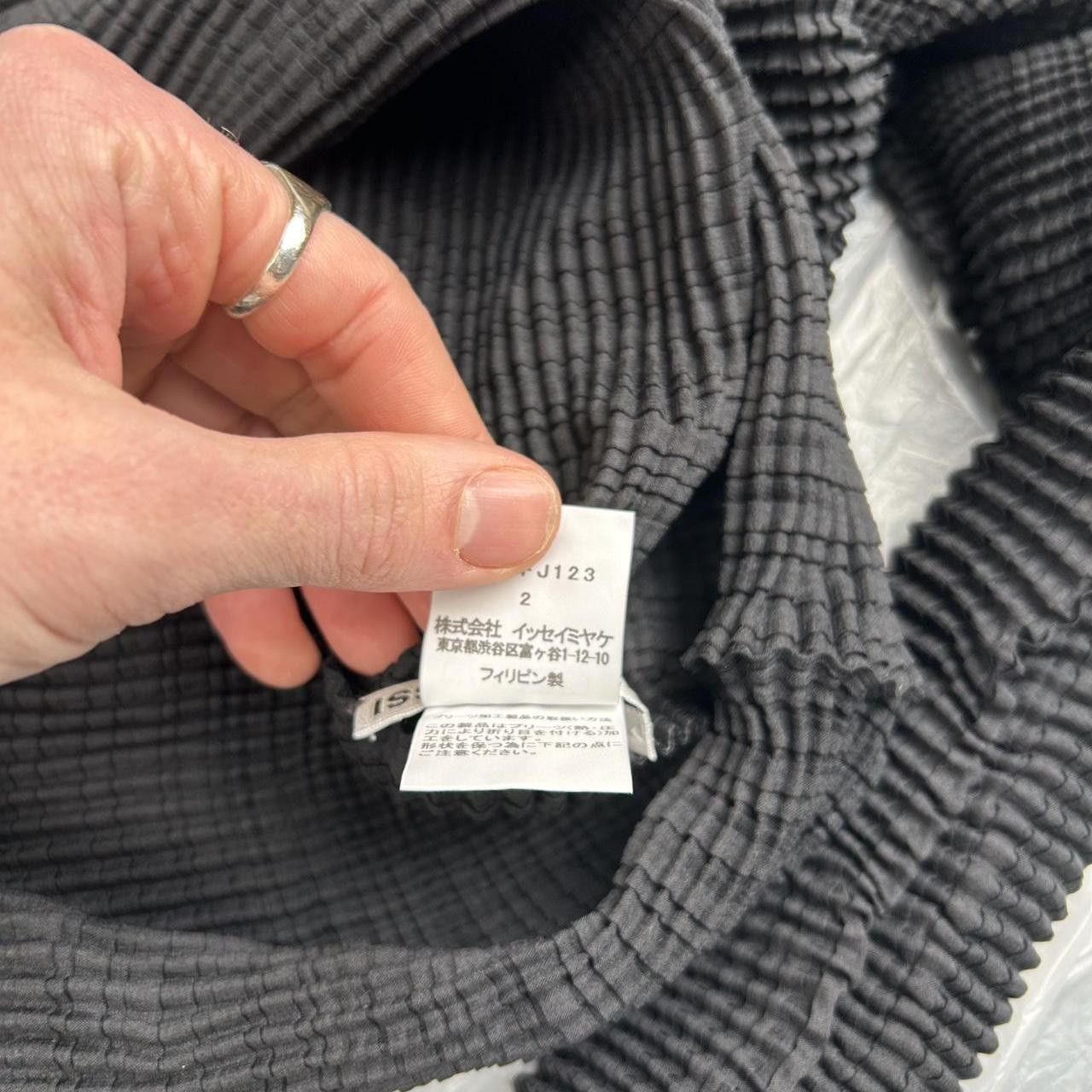 Issey Miyake Black Issey Miyake Crinkle Long Sleeve Top Size ONE SIZE - 5 Thumbnail