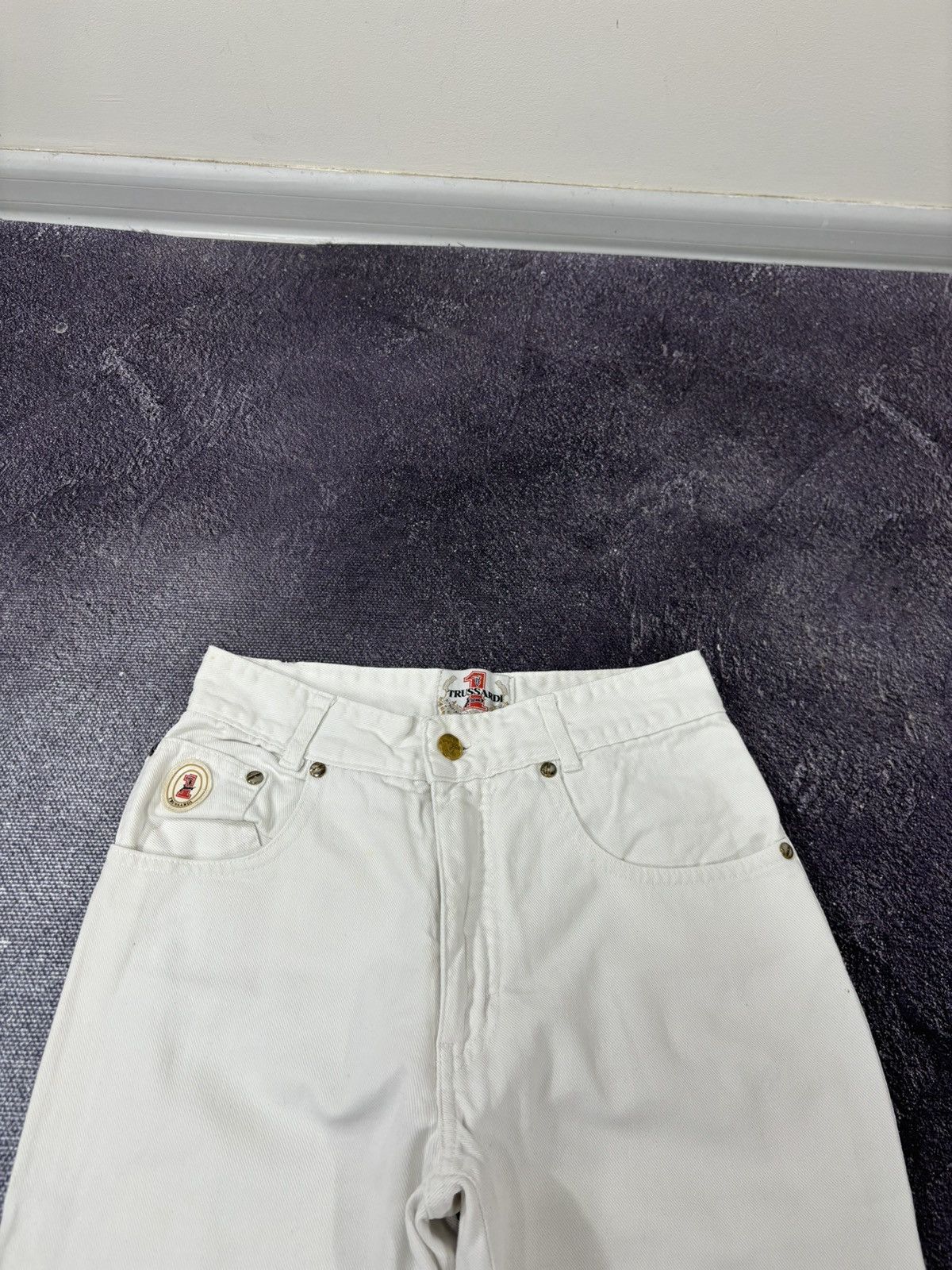 Trussardi Vintage Trussardi Women’s White Logo Luxury Tapered Jeans Size 28" / US 6 / IT 42 - 16 Thumbnail