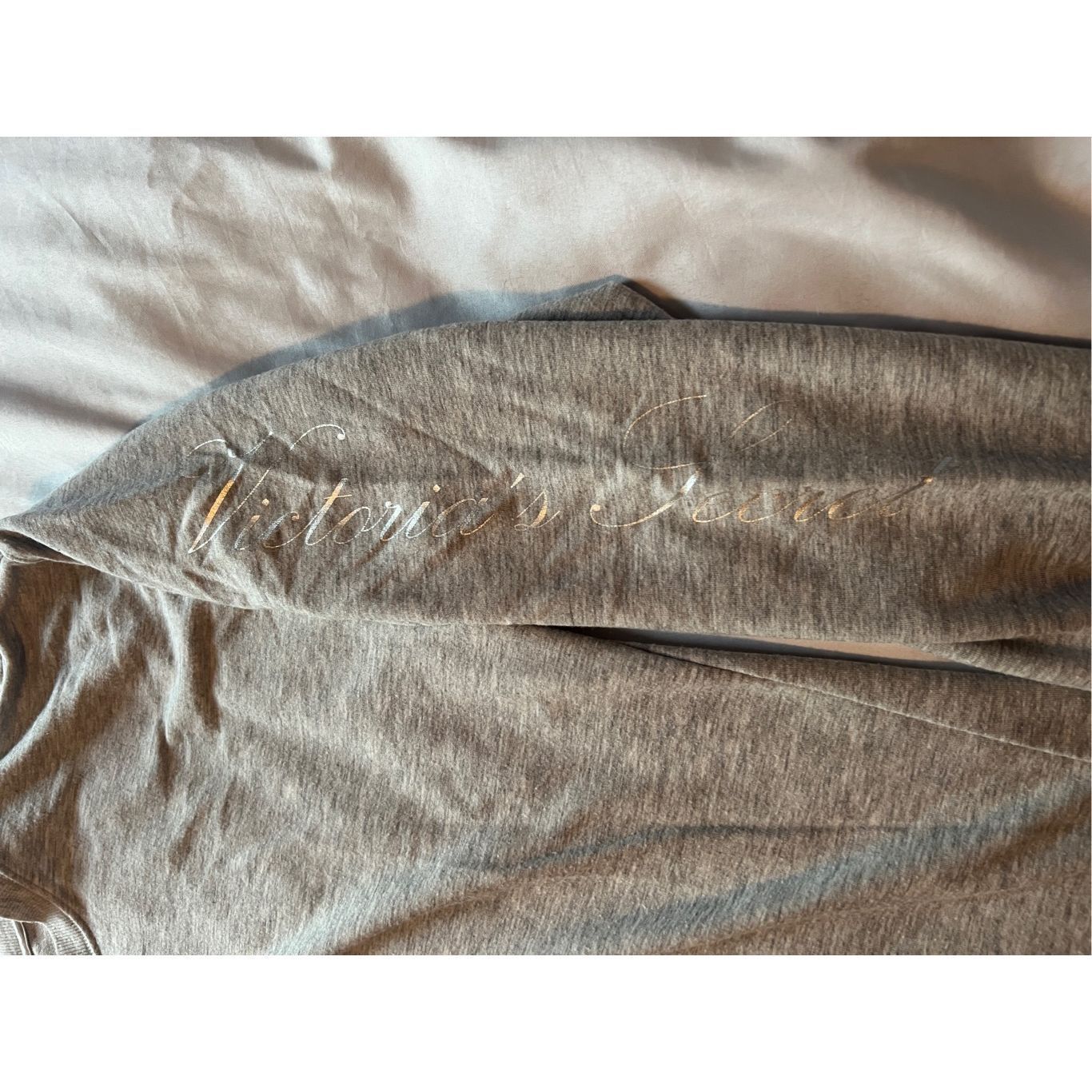 Victoria's Secret Victoria’s Secret Grey Crewneck Top Woman’s Size Large Size L / US 10 / IT 46 - 6 Thumbnail