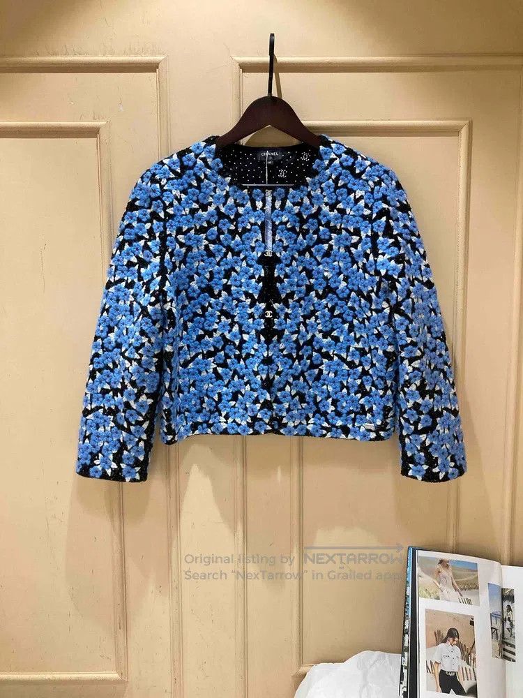 Chanel Chanel Blue and black floral sequin embroidery coat Size M / US 6-8 / IT 42-44 - 1 Thumbnail