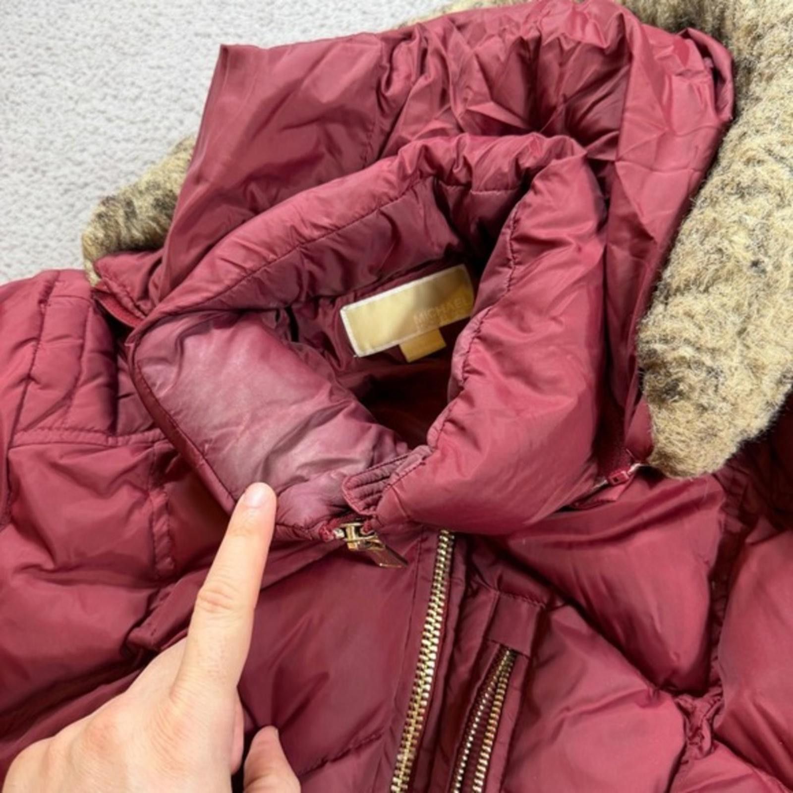 Michael Kors Michael Kors Burgundy Quilted Down Puffer Coat Faux Fur Hood Size XL / US 12-14 / IT 48-50 - 12 Thumbnail