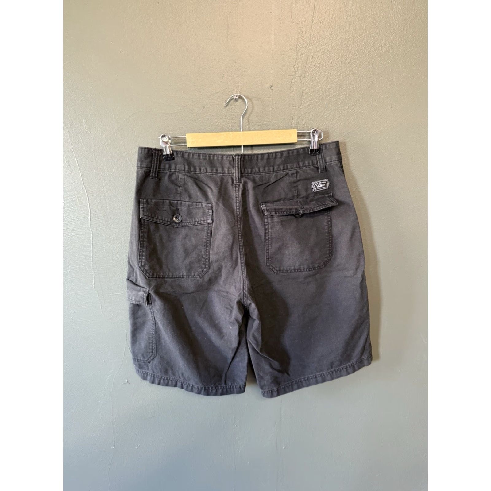 Vans VANS Mens Black Canvas Cargo Shorts Size 34 Cargo Shorts Men 34 Black Canvas Regular Size US 34 / EU 50 - 2 Thumbnail