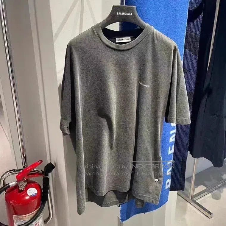 Balenciaga Balenciaga Short-sleeved T-shirt Size US S / EU 44-46 / 1 - 1 Thumbnail