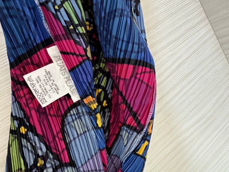 Issey Miyake Issey Miyake size:3 Floral roller coaster print top Size XS / US 0-2 / IT 36-38 - 4 Thumbnail