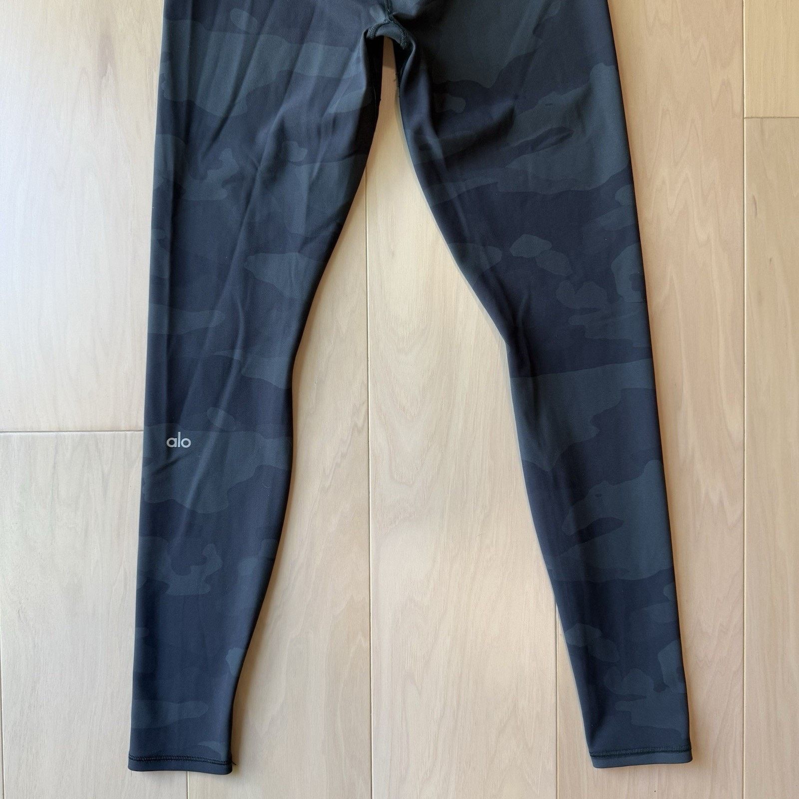 Alo Alo Leggings Women's Medium Black Camo Loungewear Size 28" / US 6 / IT 42 - 8 Thumbnail