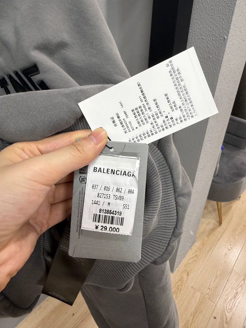 Balenciaga Balenciaga Cropped human being embroidered jacket Size US M / EU 48-50 / 2 - 6 Thumbnail