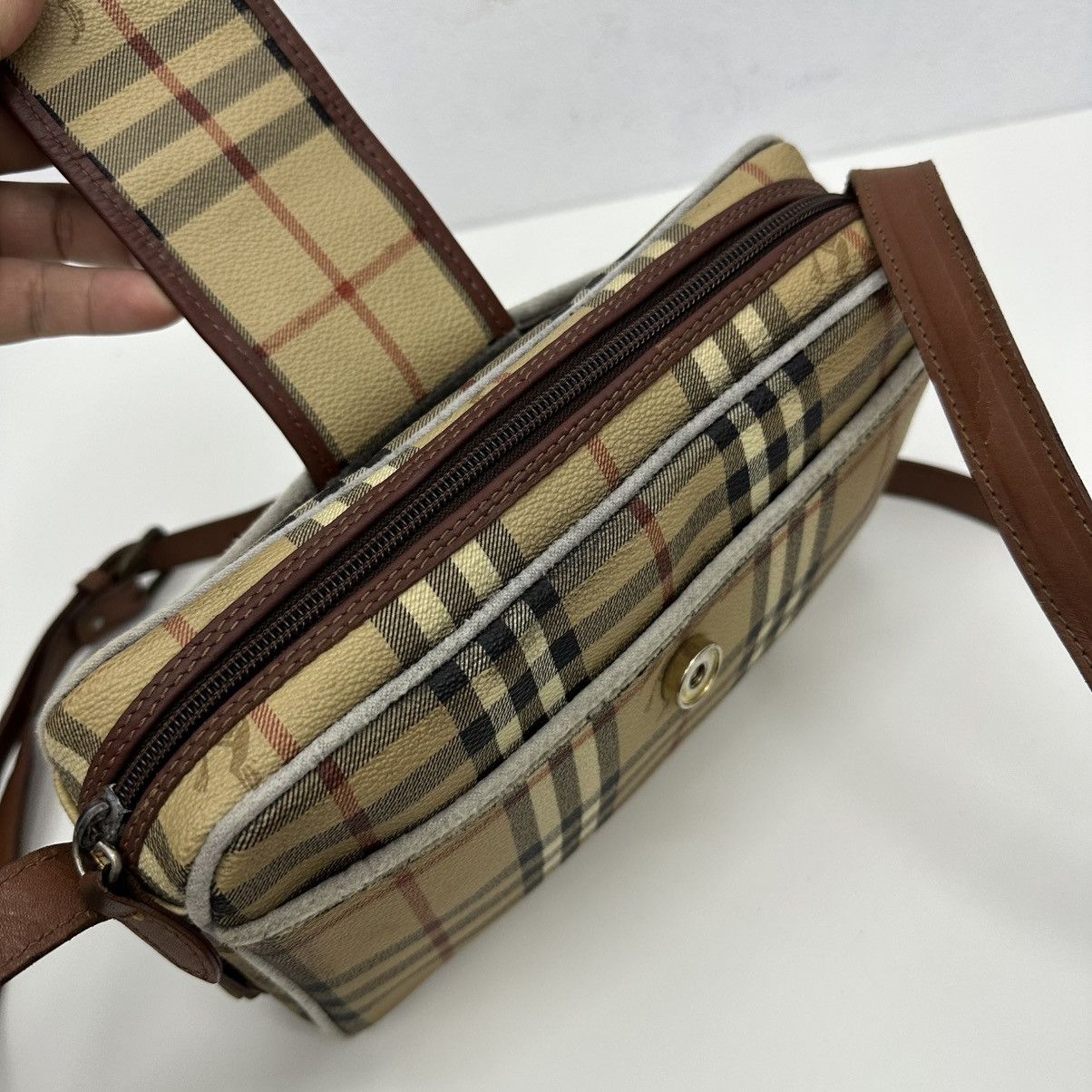 Burberry ‼️YES‼️ AUTH. VINTAGE BURBERRY NOVA CHECK CLUTCH SHOULDER BAG Size ONE SIZE - 12 Thumbnail