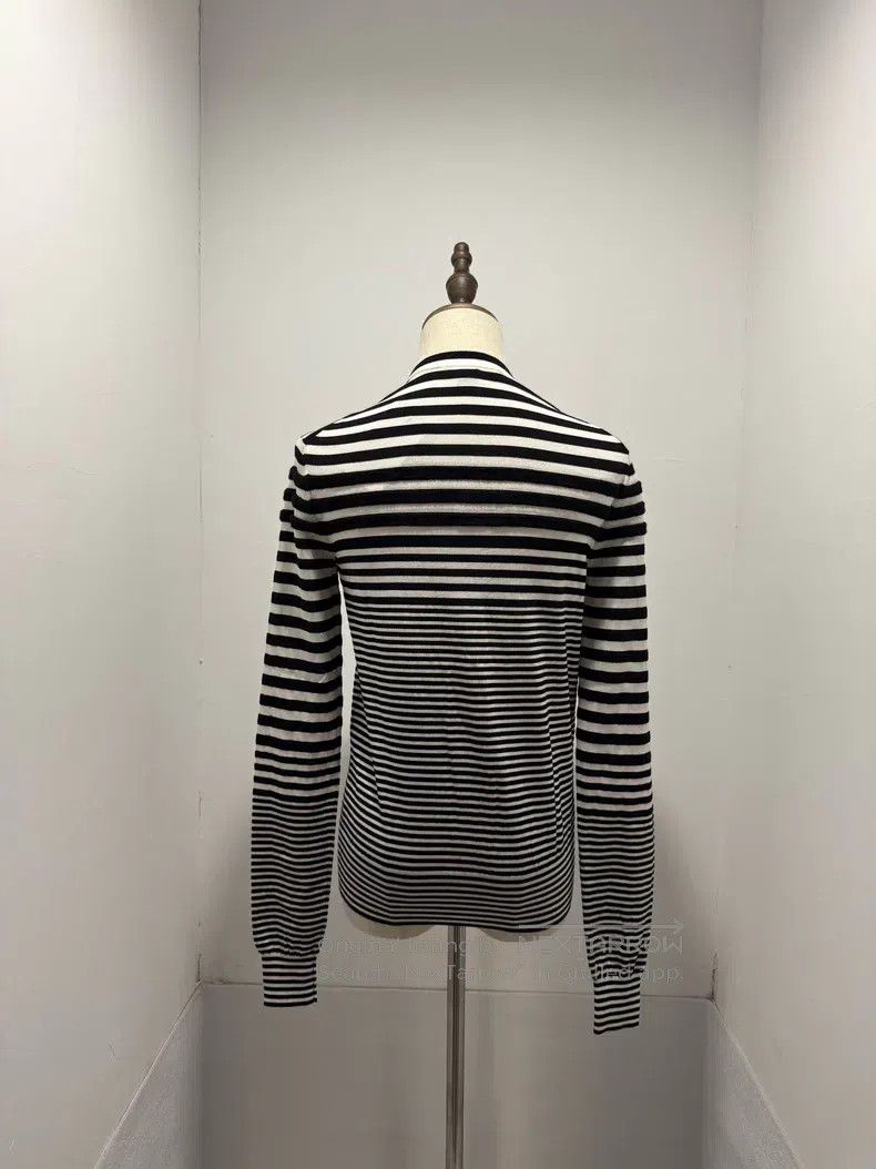 Louis Vuitton Louis Vuitton Nautical gold button logo cardigan sweater Size XS / US 0-2 / IT 36-38 - 2 Thumbnail