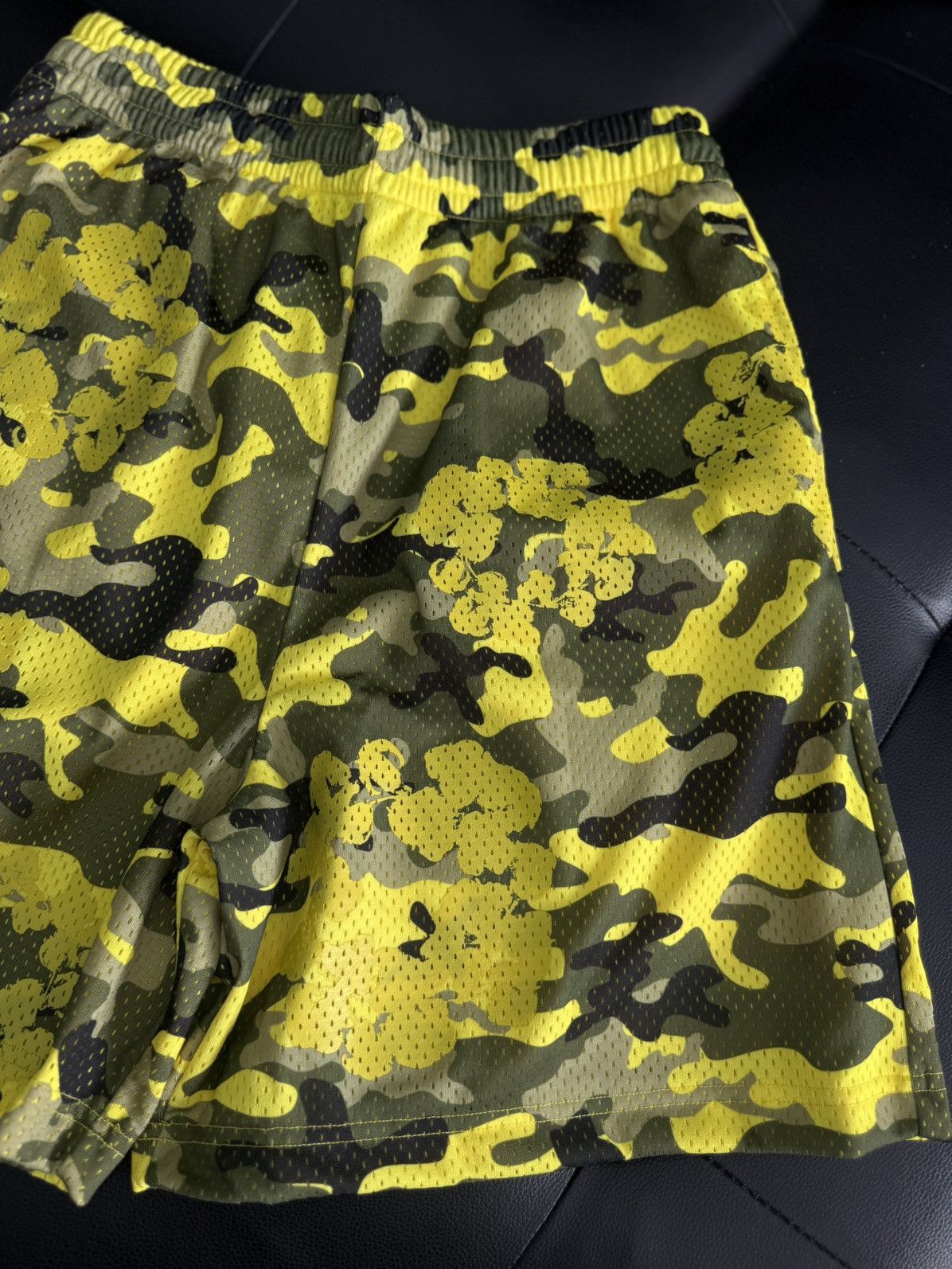 DENIM TEARS Denim Tears Mesh Summer Shorts Yellow Camo Size Small (NEW) Size US 29 - 3 Thumbnail