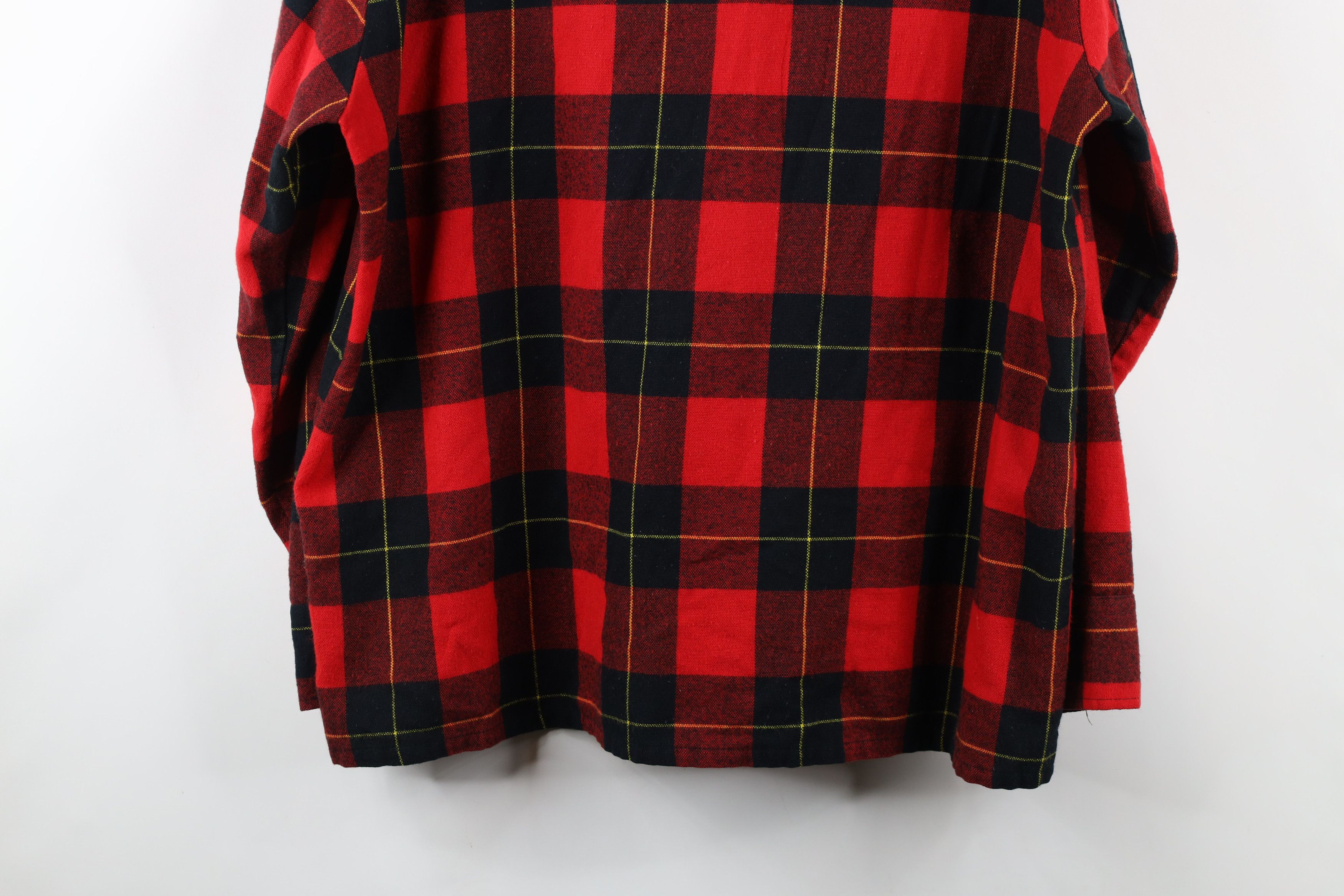 Vintage Vintage 90s Streetwear Knit Collared Button Shirt Plaid Size US XL / EU 56 / 4 - 13 Thumbnail