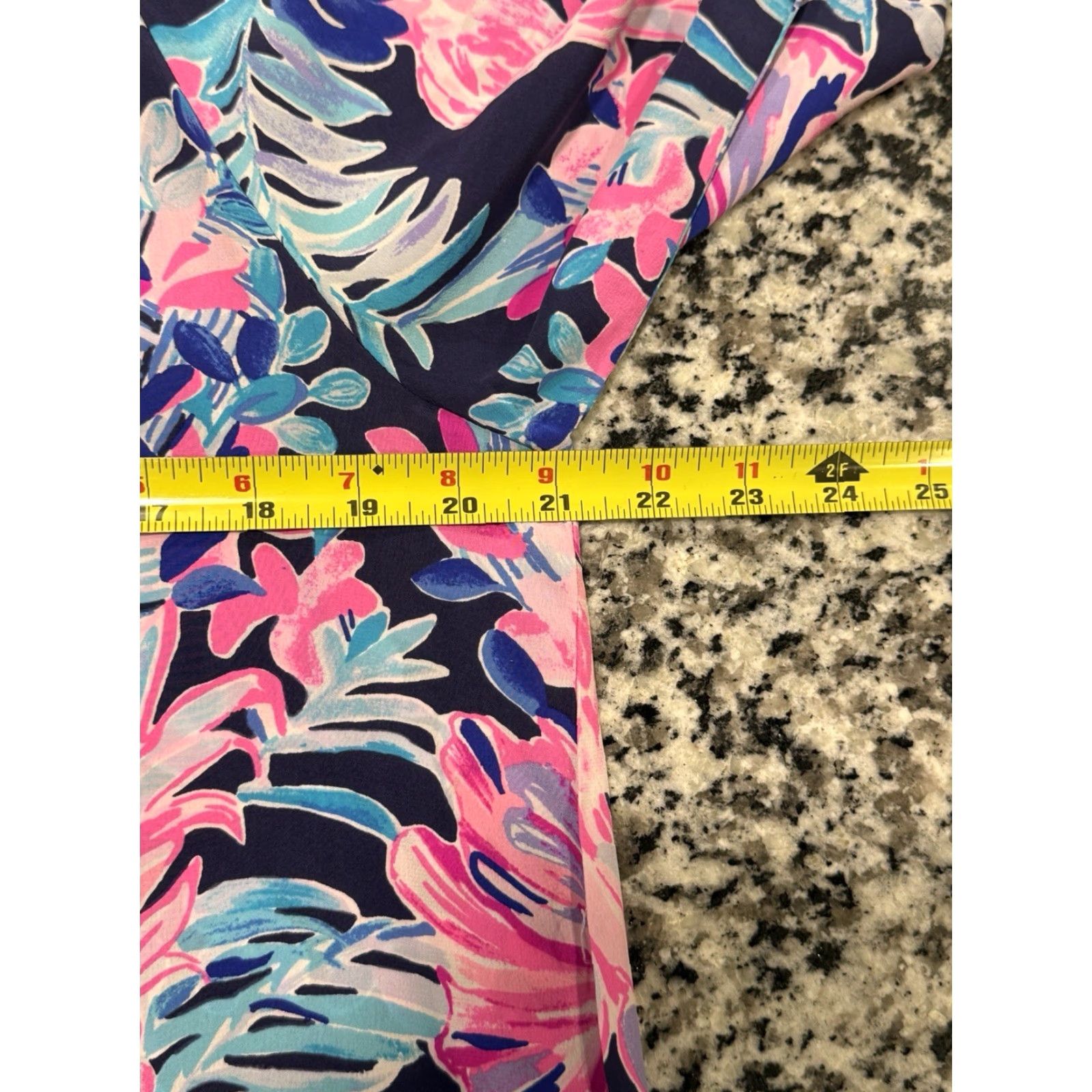 Lilly Pulitzer Lilly Pulitzer Blouse Women Large Silk Multicolor Elsa Pineapple Vacation Office Princess Womens Size L / US 10 / IT 46 - 4 Thumbnail