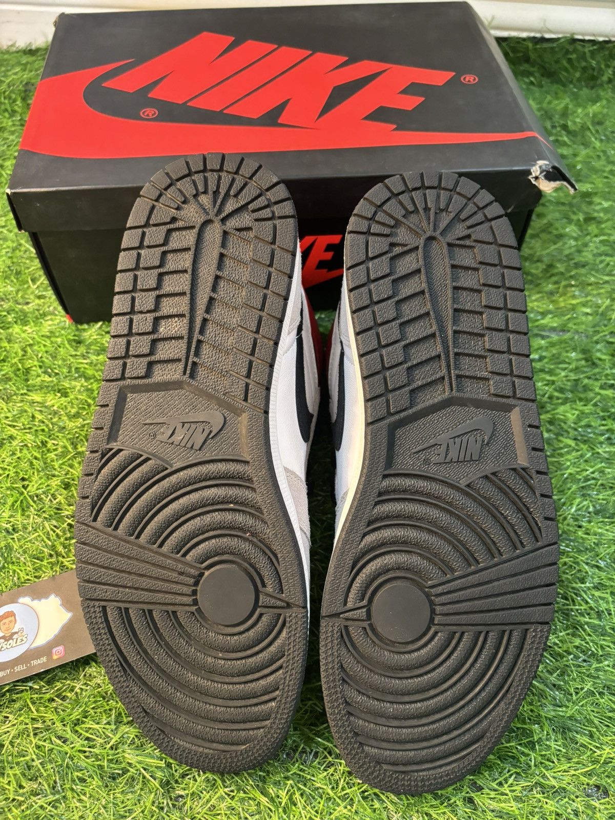 Jordan Brand Jordan 1 high smoke grey Size US 9 / EU 42 - 5 Thumbnail