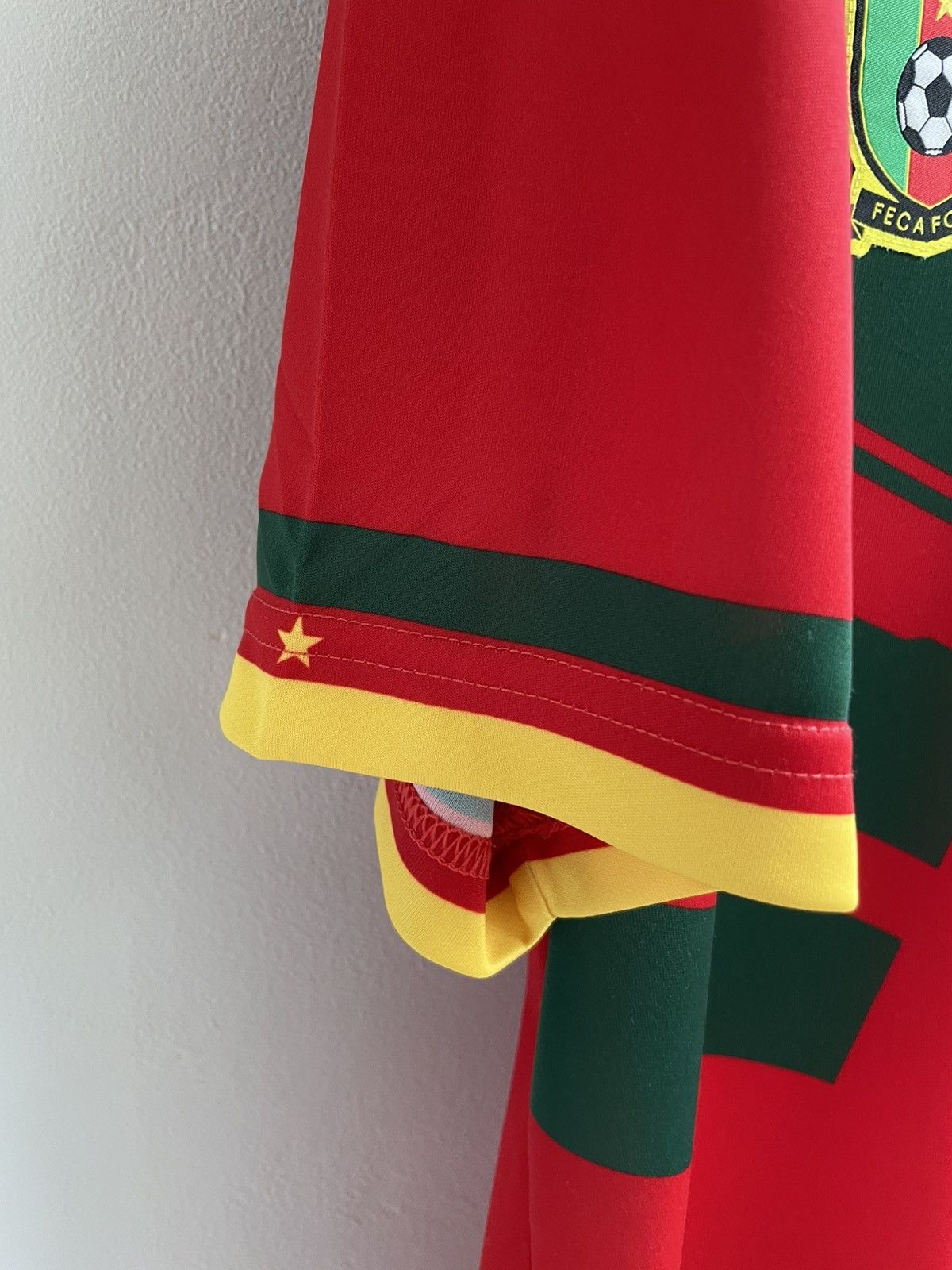 Vintage Cameroon 2022 2023 Away Football Shirt Soccer Jersey One Size US L / EU 52-54 / 3 - 6 Thumbnail