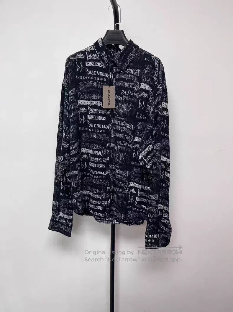 Balenciaga Balenciaga size 39 Logo Printed Full Print Single Breasted Size US S / EU 44-46 / 1 - 1 Thumbnail