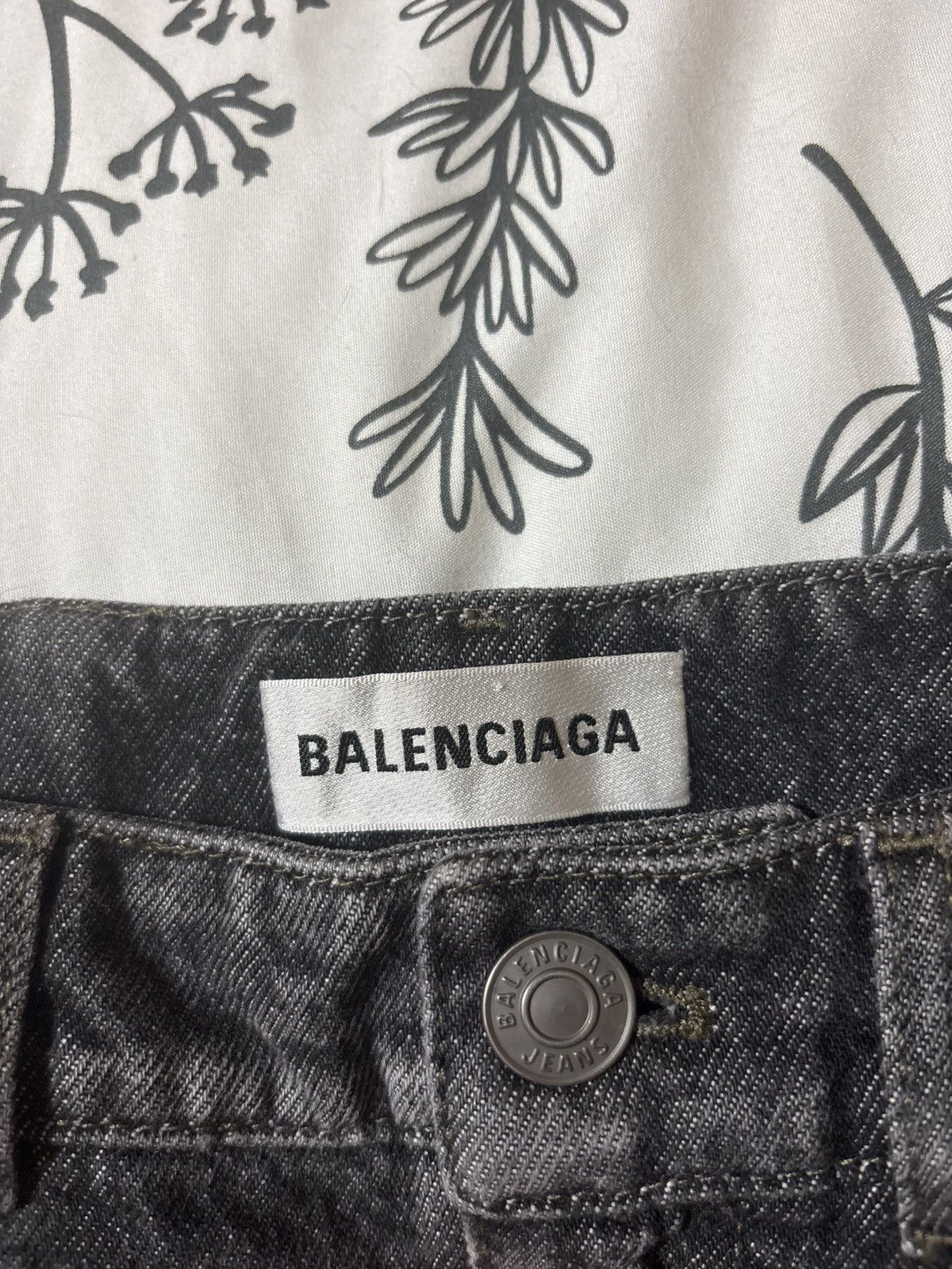 Balenciaga Women’s hourglass skirt in black Size 24" / US 00 / IT 34 - 3 Thumbnail