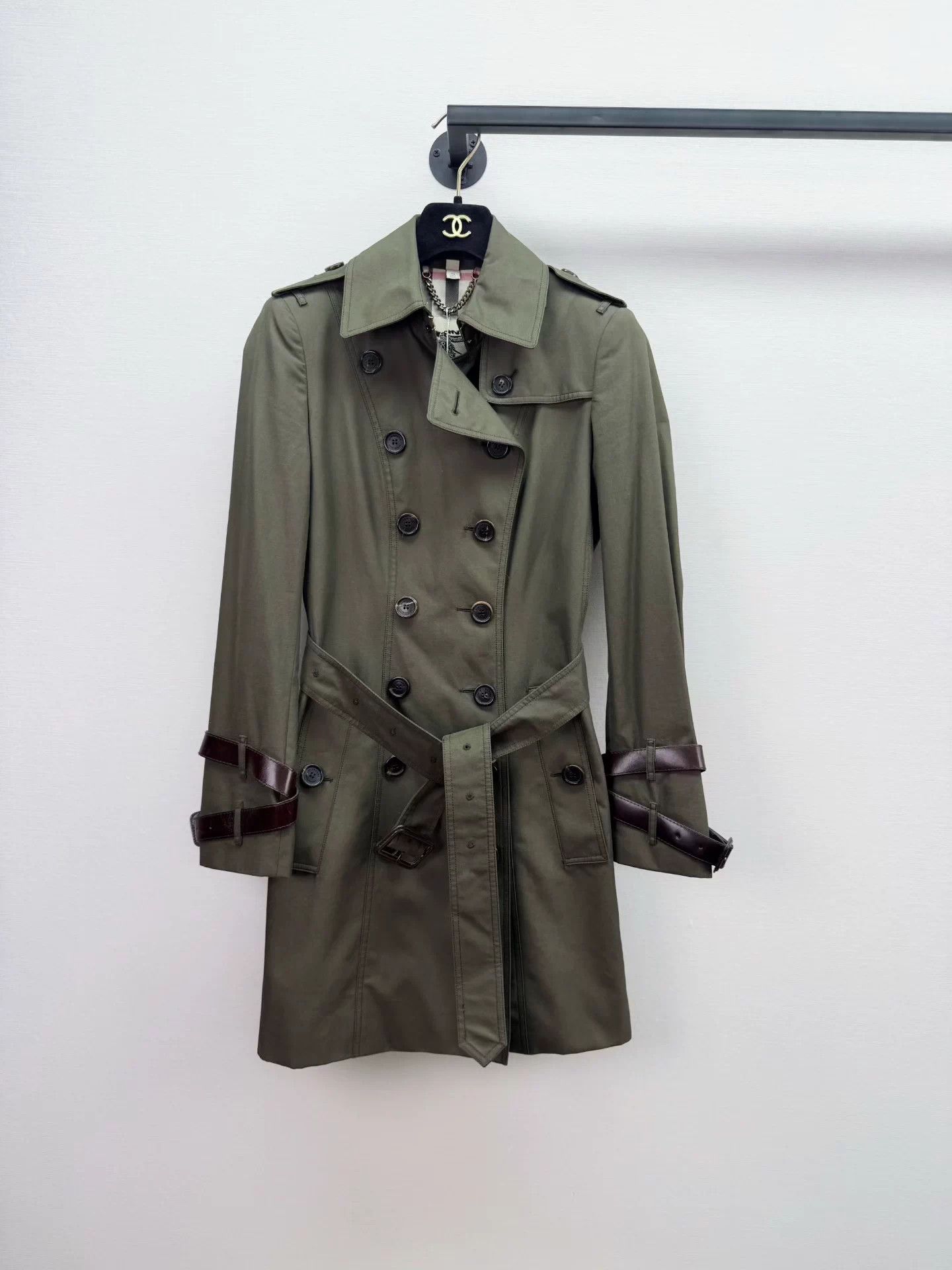 Burberry Burberry Trench Coat UK6 Authentic Worn 2x Size XS / US 0-2 / IT 36-38 - 1 Thumbnail