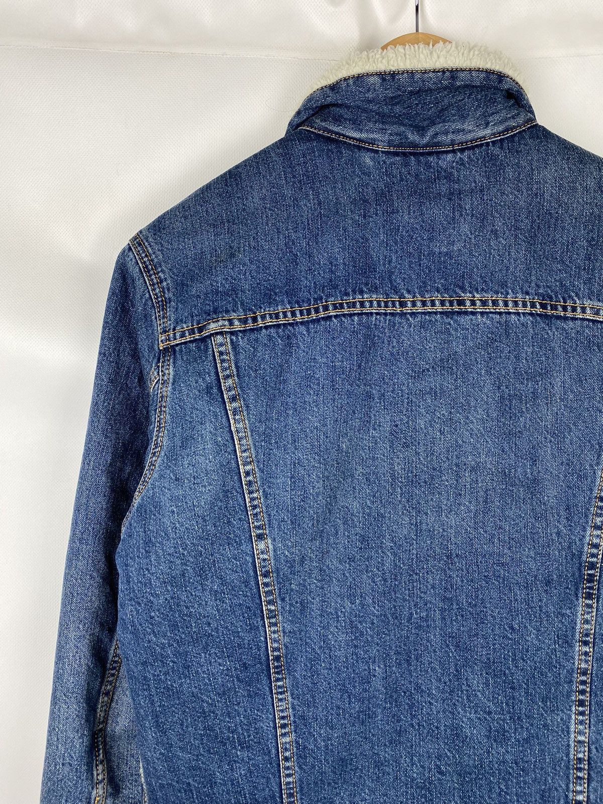 Levi's Levis Premium men’s Sherpa lined denim trucker jacket Size US S / EU 44-46 / 1 - 18 Thumbnail
