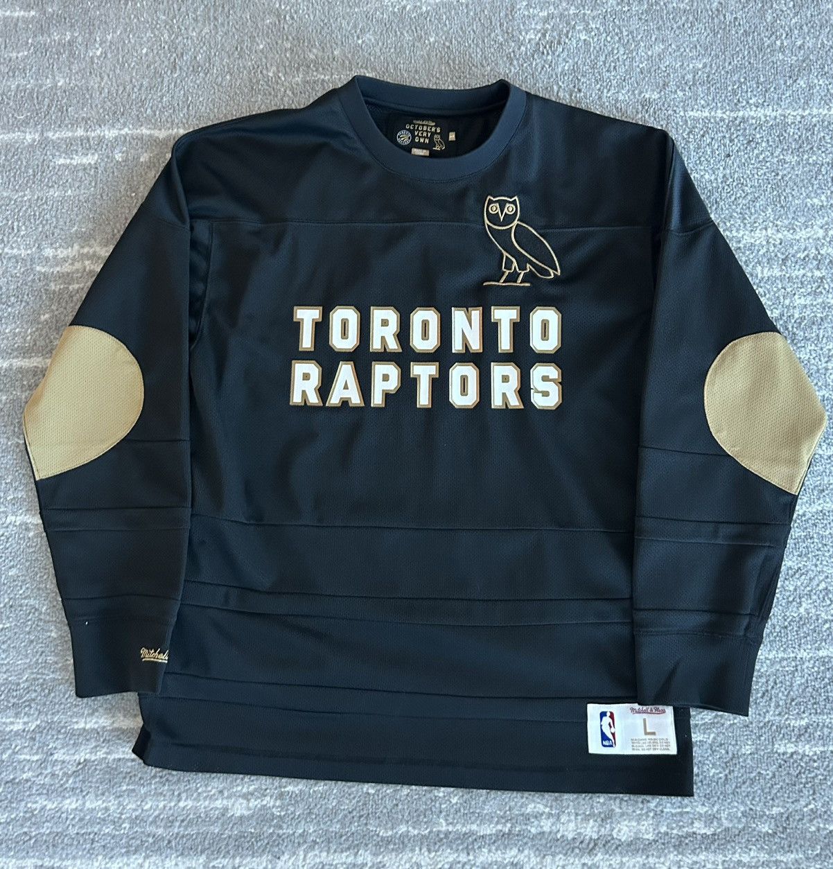 Mitchell & Ness × October's Very Own 2016 Ovo X Toronto Raptors X Mitchell & Ness Warm up Jersey Size US L / EU 52-54 / 3 - 1 Thumbnail