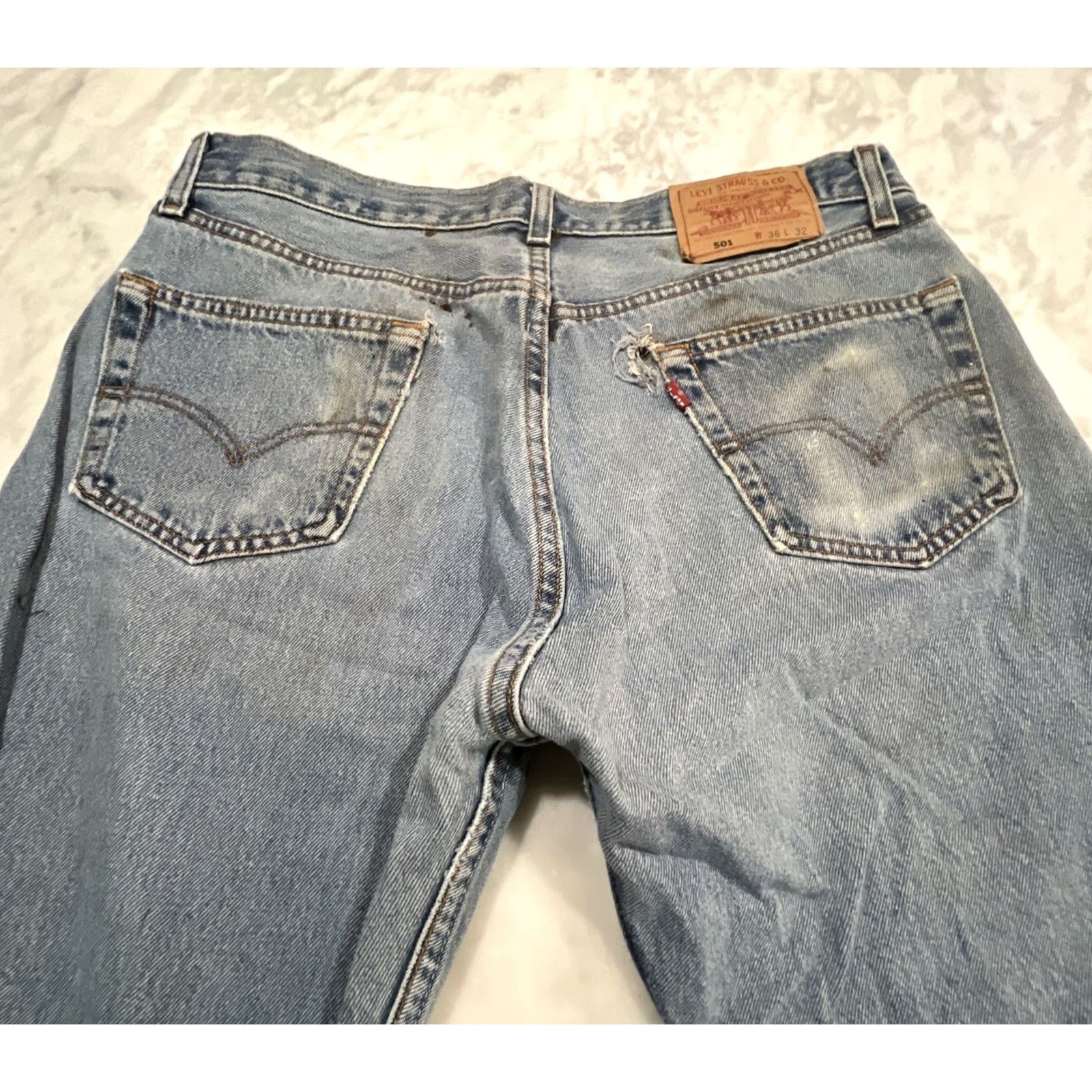 Levi's VINTAGE Levi’s 501 Jeans Men 34x31 Button Fly Blue Fade Thrash USA Jeans Men 34x31 Blue Size US 34 / EU 50 - 6 Thumbnail