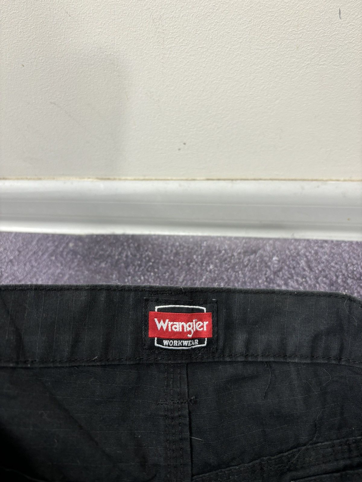 Wrangler Vintage Wrangler Workwear USA Utility Black Cargo Shorts Size US 36 / EU 52 - 11 Thumbnail