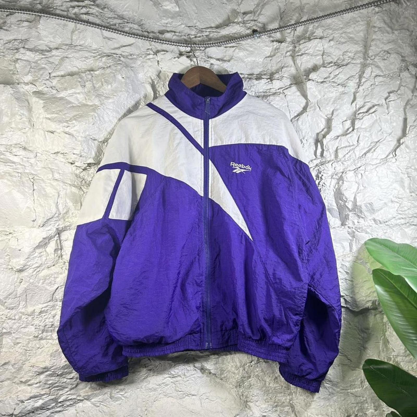 Reebok VTG Reebok Windbreaker Big Logo Size Large Size US L / EU 52-54 / 3 - 1 Thumbnail