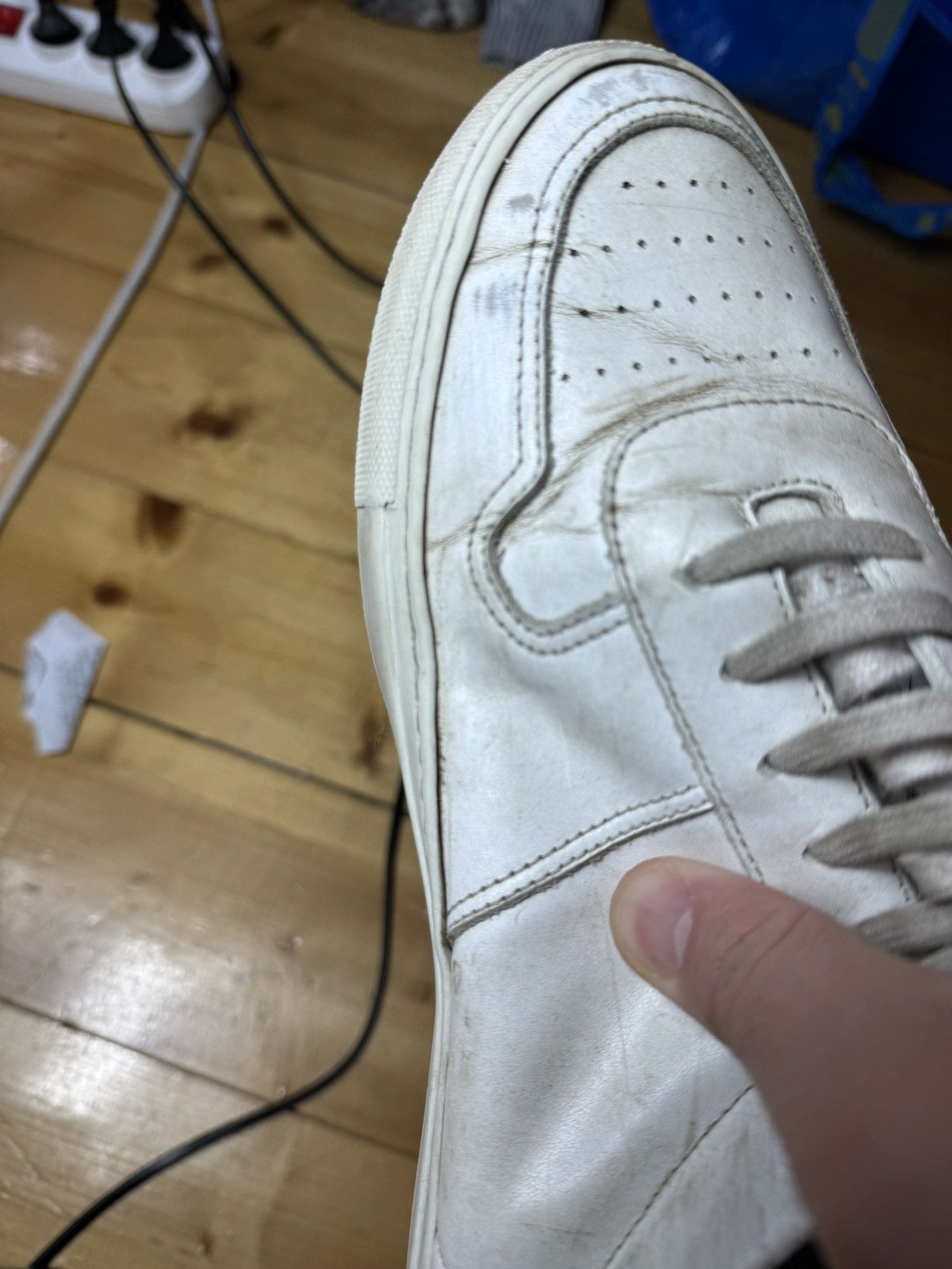 Common Projects Common Projects Bball Distressed Low Leather Sneakers Size US 7 / EU 40 - 17 Thumbnail