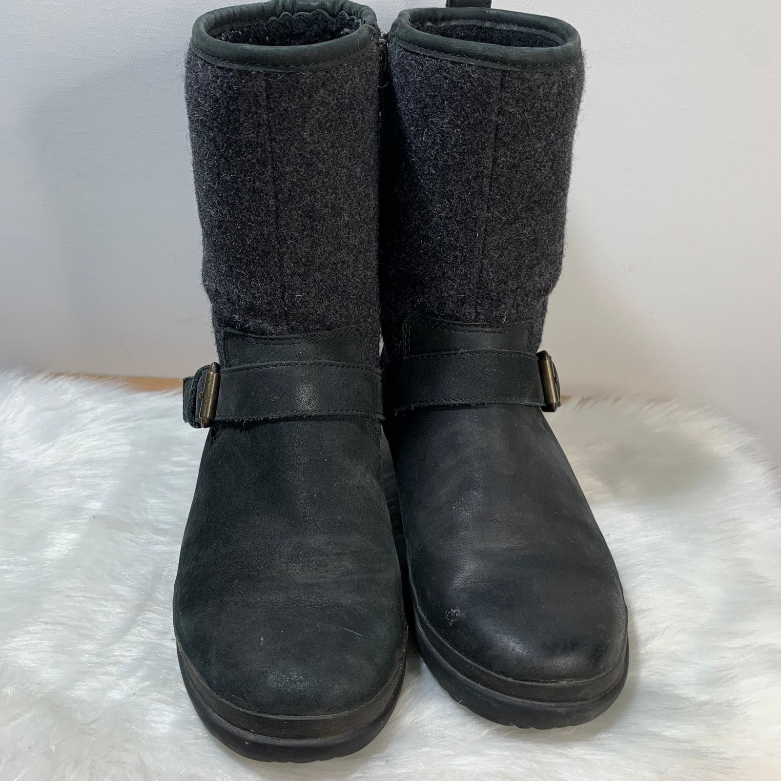 Ugg Ugg Women's Robbie Side Zip Leather & Wool Boots Size 6 Size US 6 / IT 36 - 3 Thumbnail
