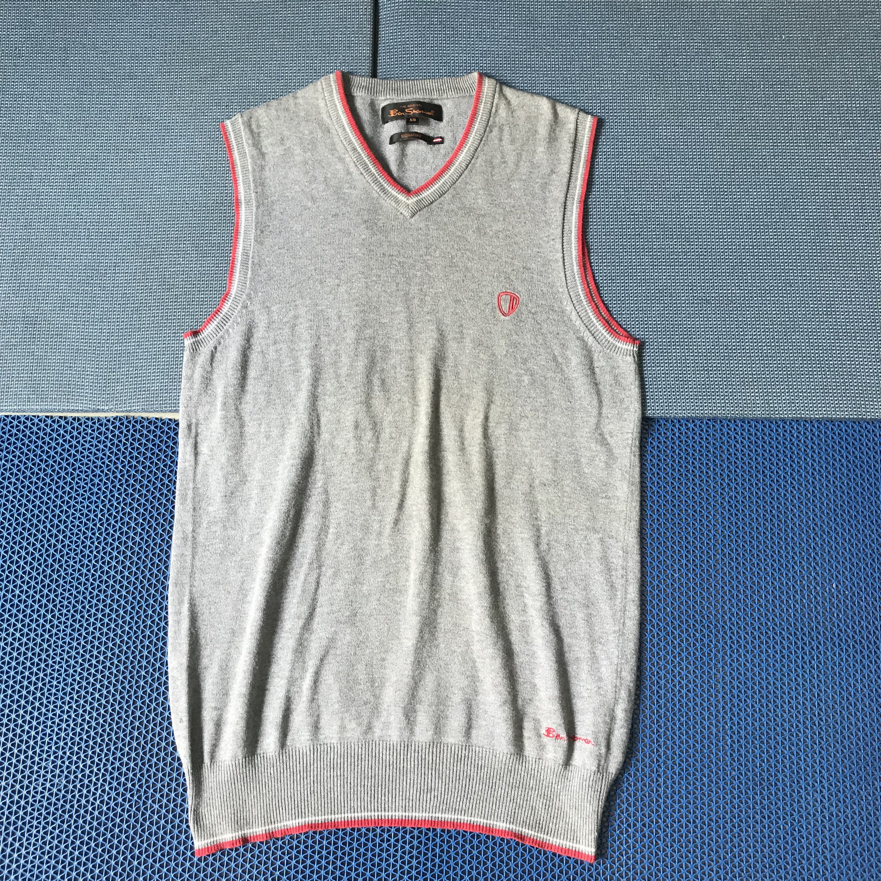 Ben Sherman Vintage Ben Sherman Plectrum Signature Vest Grey Wirh Red Size US S / EU 44-46 / 1 - 2 Thumbnail
