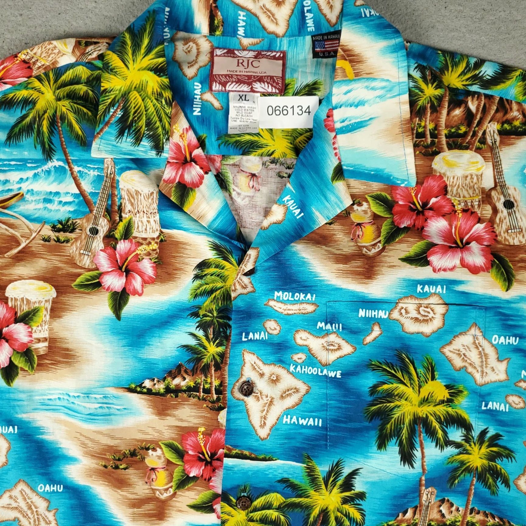 Vintage RJC Shirt Mens XL Blue Tropical Hawaiian Button Up Short Sleeve, Shirt, Button-Up, RJC, Blue, Tropical, Hawaii, Short Sleeve, Men's, XL Size US XL / EU 56 / 4 - 2 Thumbnail