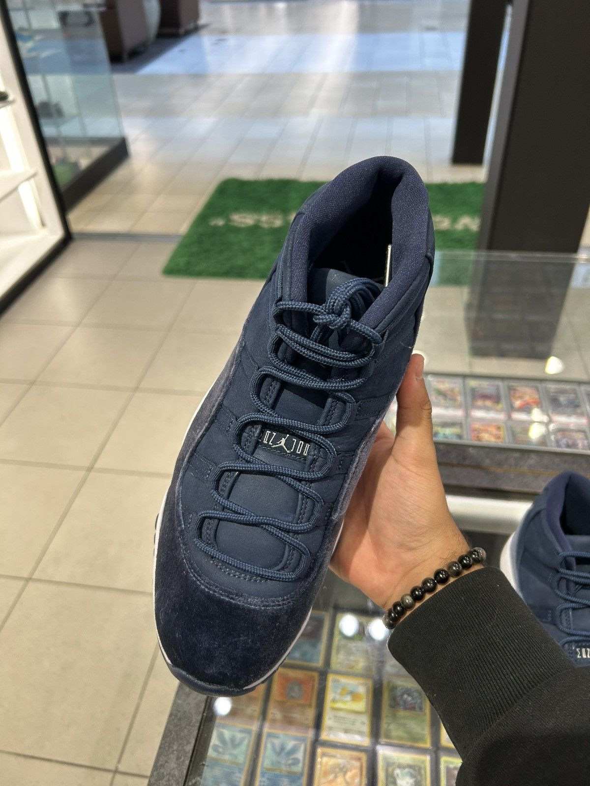 Jordan Brand Jordan 11 midnight navy velvet Size US 10.5 / EU 43-44 - 6 Thumbnail