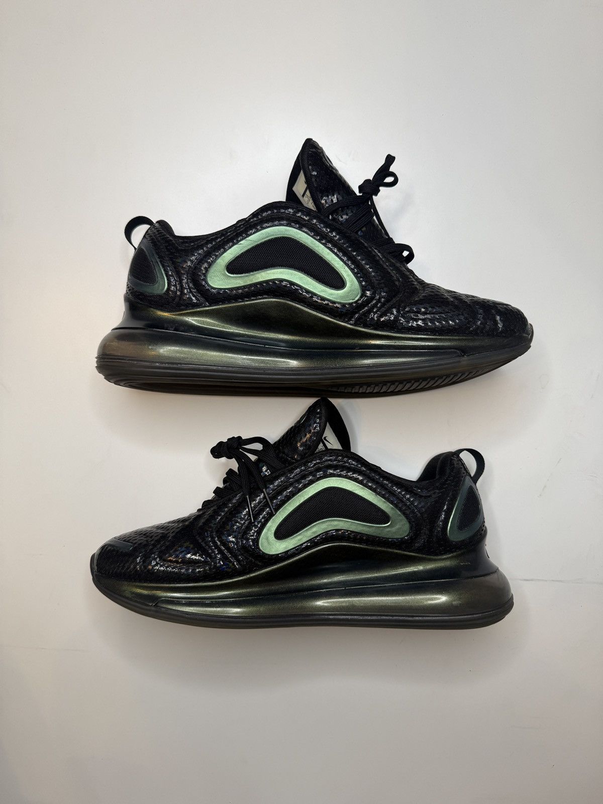 Nike Nike Air Max 720 Size US 11 / EU 44 - 1 Thumbnail