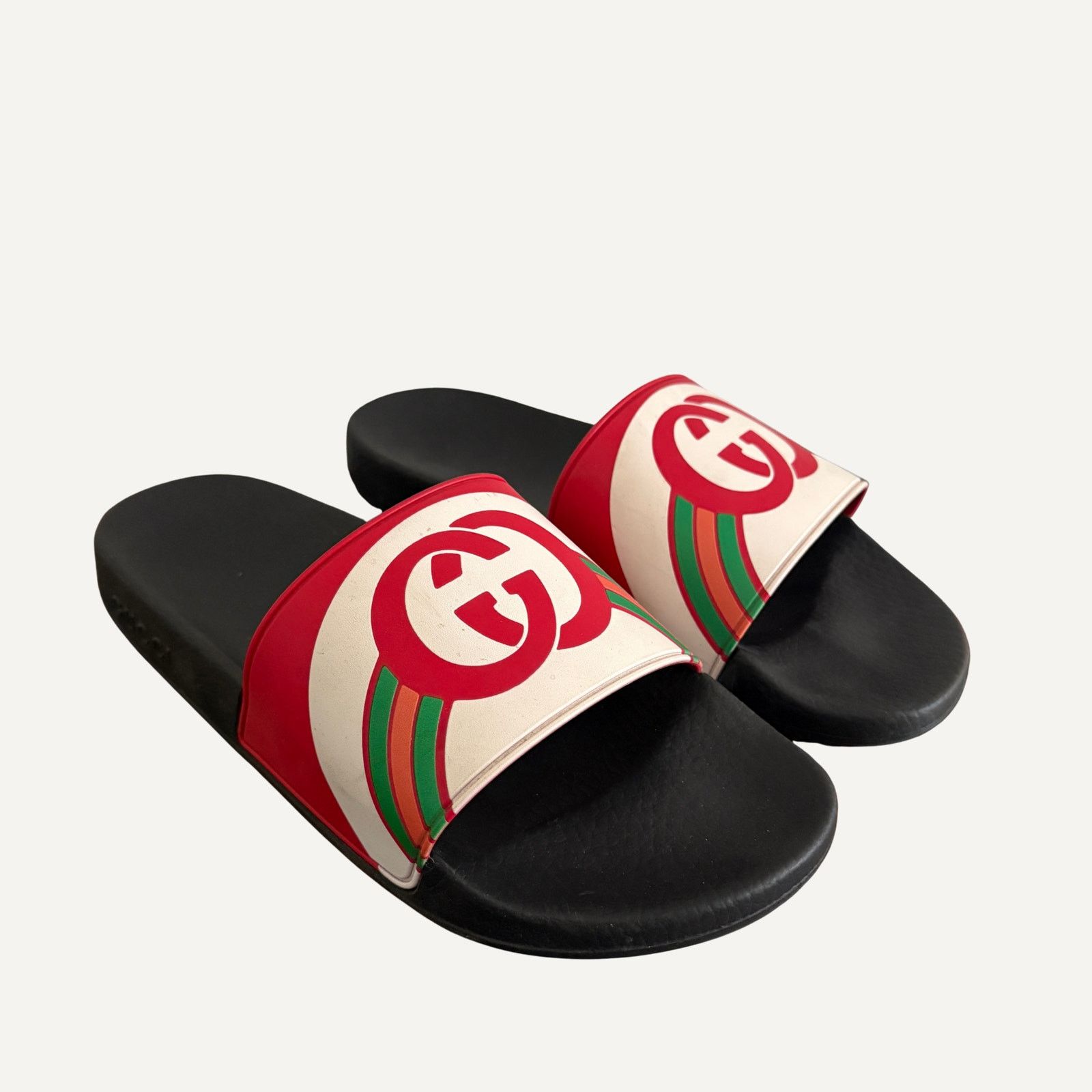 Gucci Size 7US - Gucci GG Men's Interlocking G Logo Rubber Slide Size US 7 / EU 40 - 1 Thumbnail