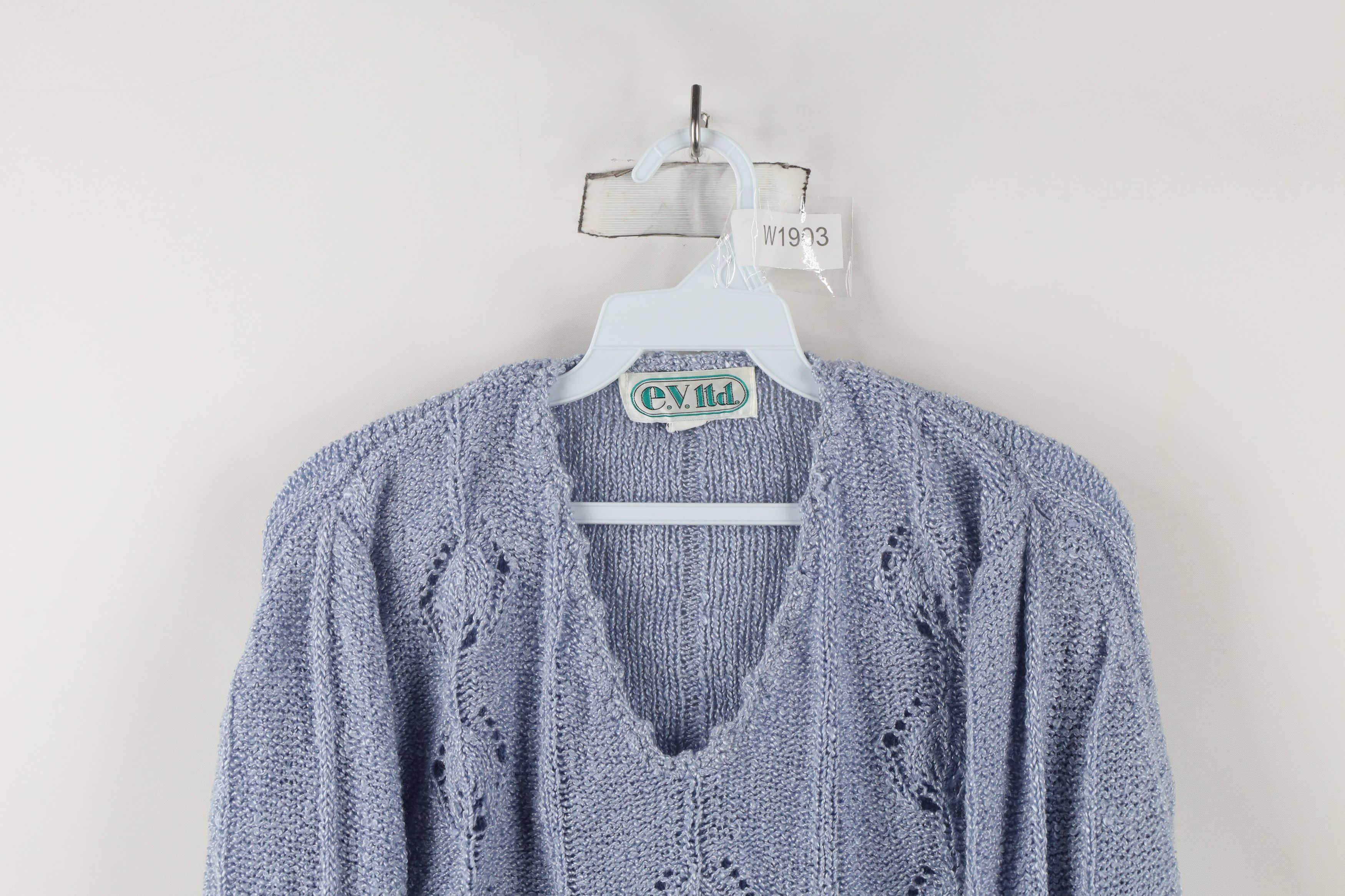 Vintage Vintage 90s Streetwear Distressed Knit V-Neck Sweater Blue Size L / US 10 / IT 46 - 2 Thumbnail