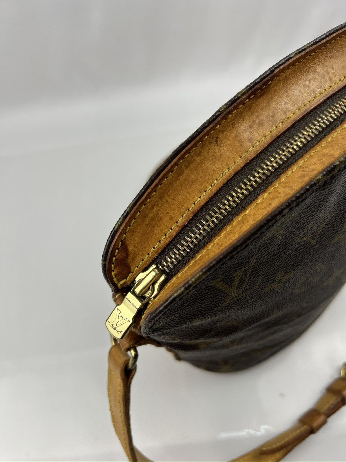 Louis Vuitton Authentic Vintage Louis Vuitton DROUOT Crossbody Bag Size ONE SIZE - 6 Thumbnail