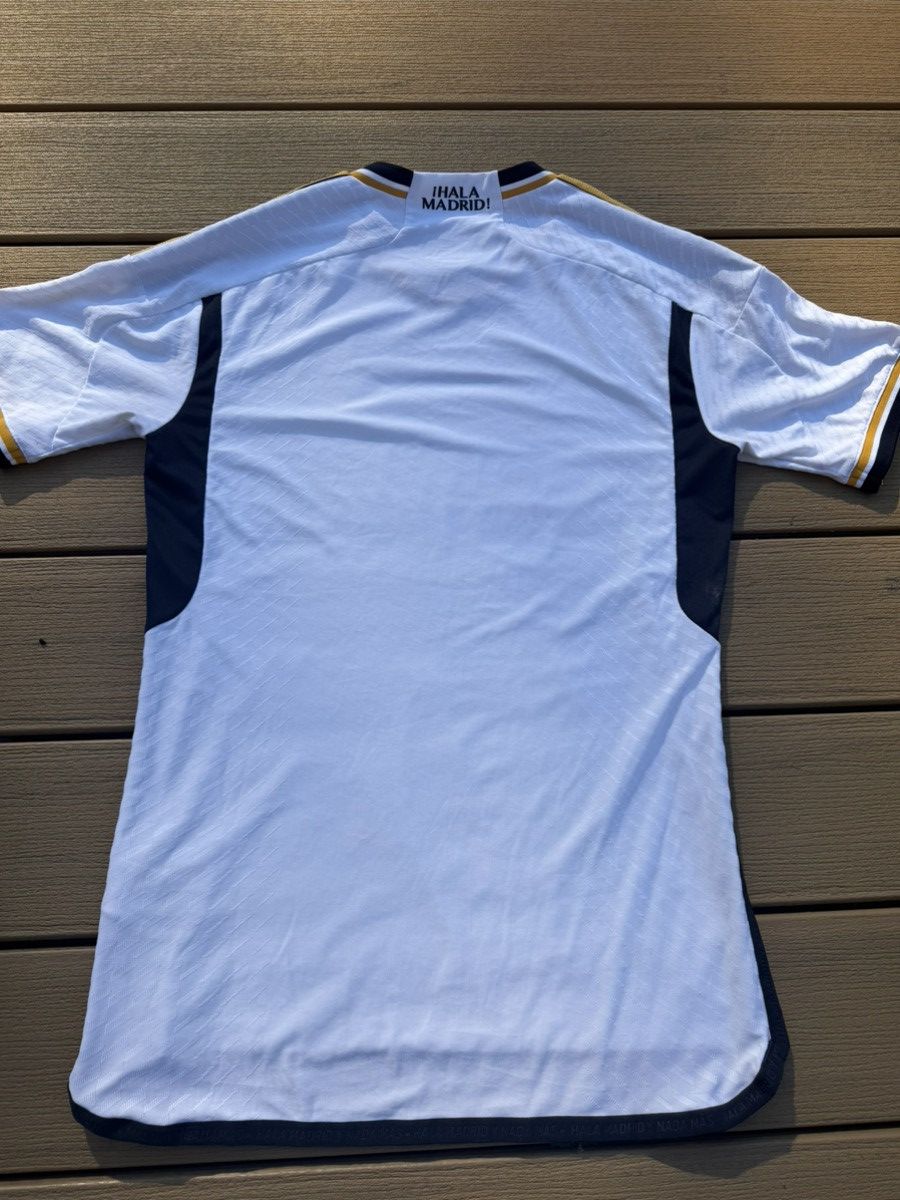 Adidas adidas 23/24 Real Madrid Home Authentic Size US S / EU 44-46 / 1 - 6 Thumbnail