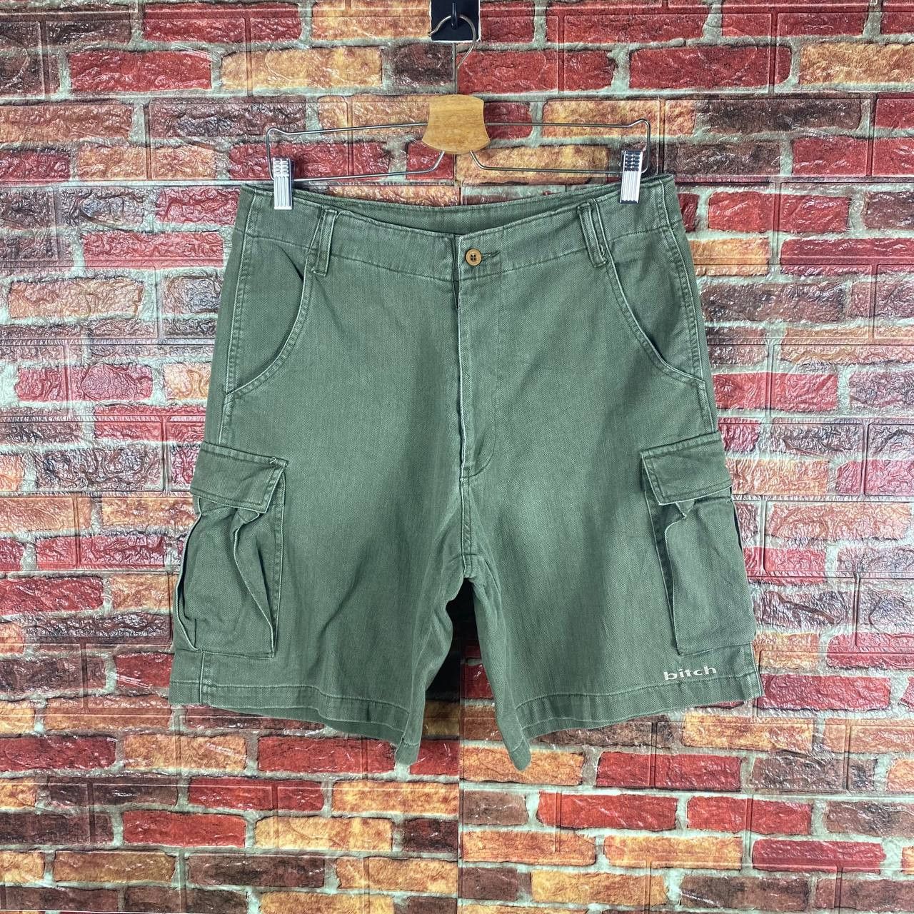 Vintage VINTAGE BITCH SHORTPANT GREEN MILITARY W32 Size US 32 / EU 48 - 1 Thumbnail