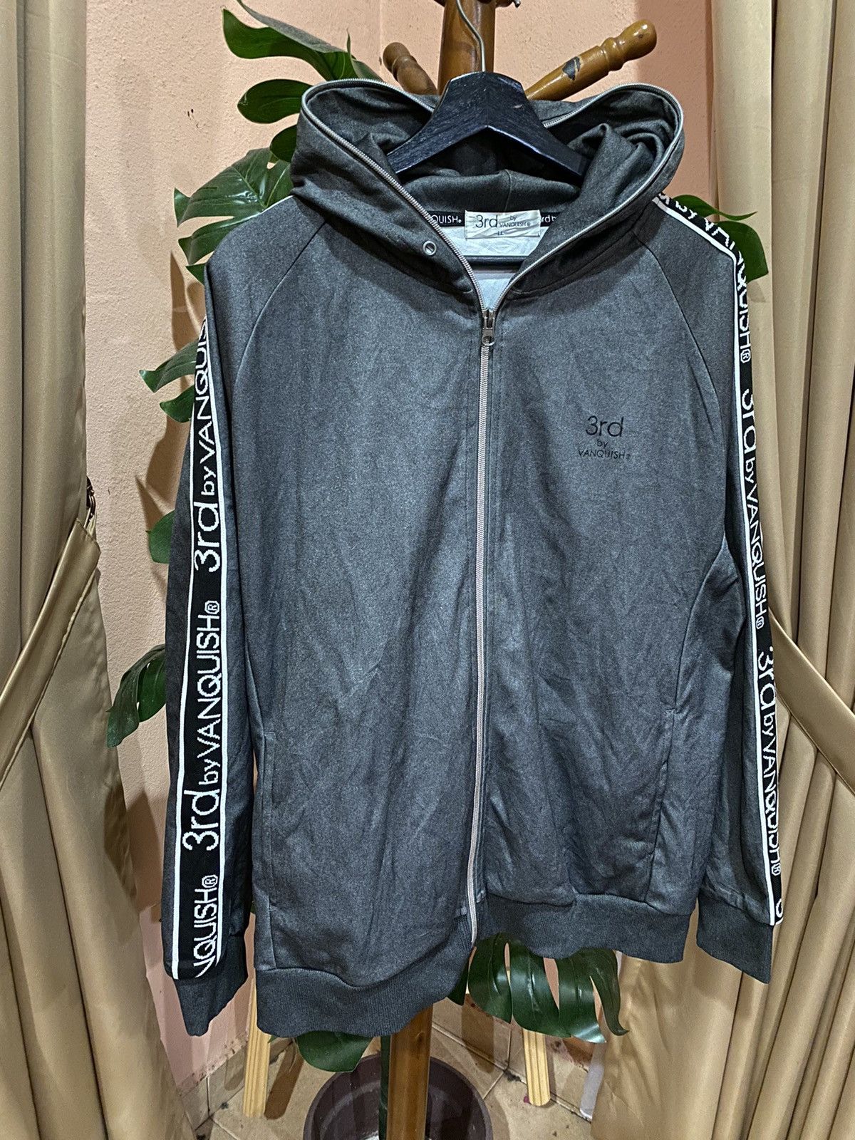 Vanquish 3rd by Vanquish Grey Hoodie: Trendy Urban Streetwear Size US XL / EU 56 / 4 - 3 Thumbnail