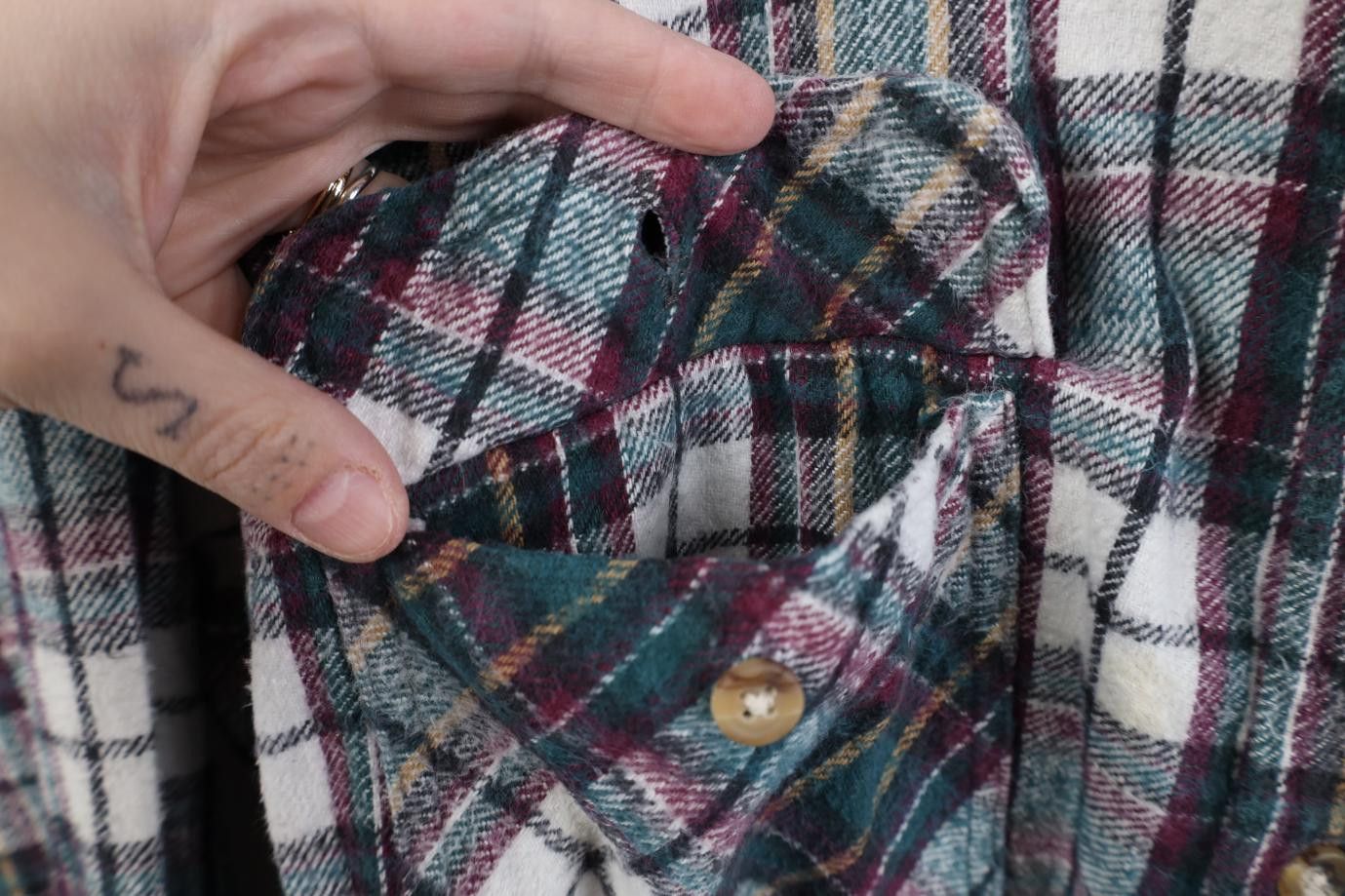 Vintage Vintage 90s Streetwear Heavyweight Button Shirt Plaid Cotton Size US XL / EU 56 / 4 - 4 Thumbnail