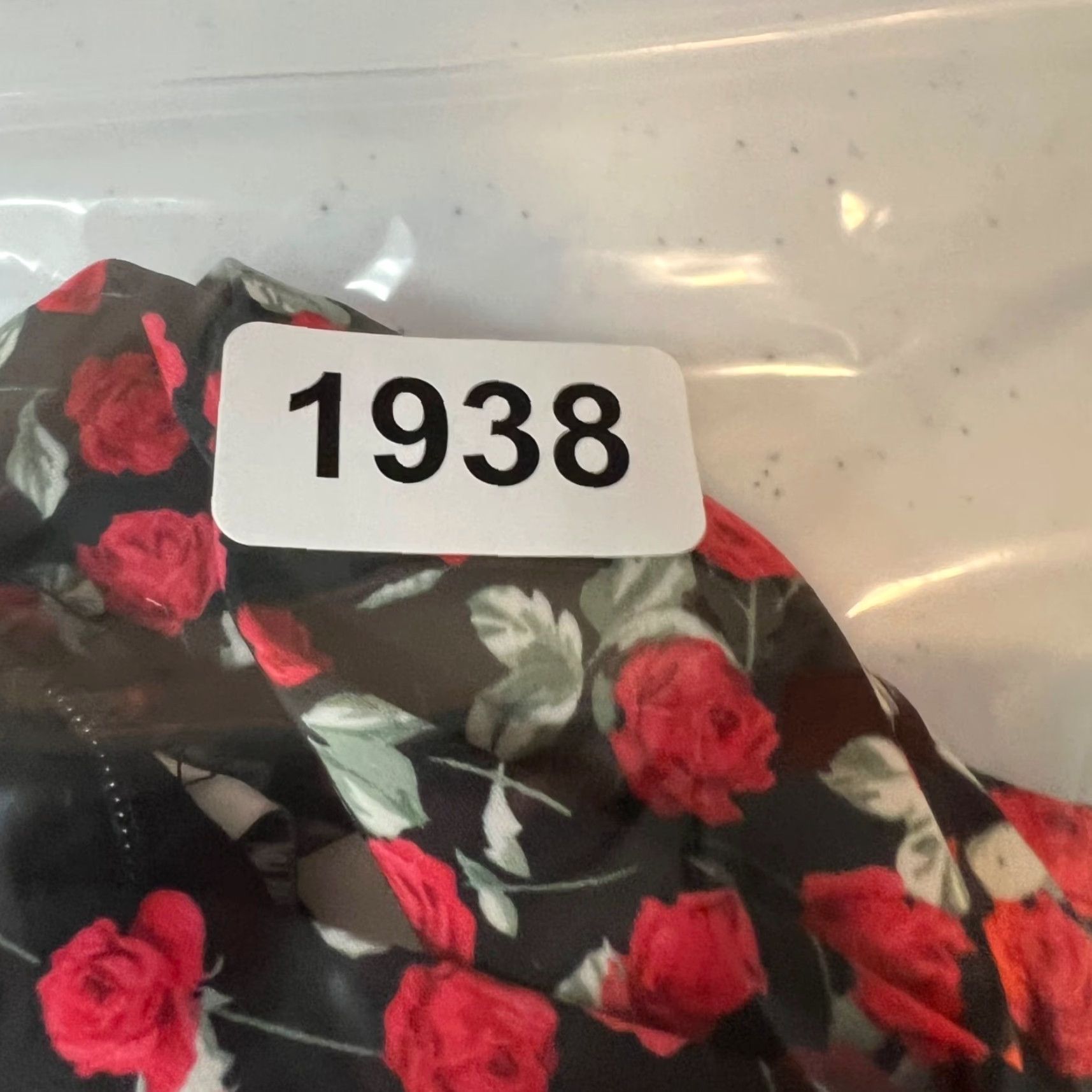 Zara Zara Blouse Womens Medium Floral Drape Neck Red & Black Rose Print Long Sleeve Mature Colorful 8/10 Womens Size M / US 6-8 / IT 42-44 - 8 Thumbnail