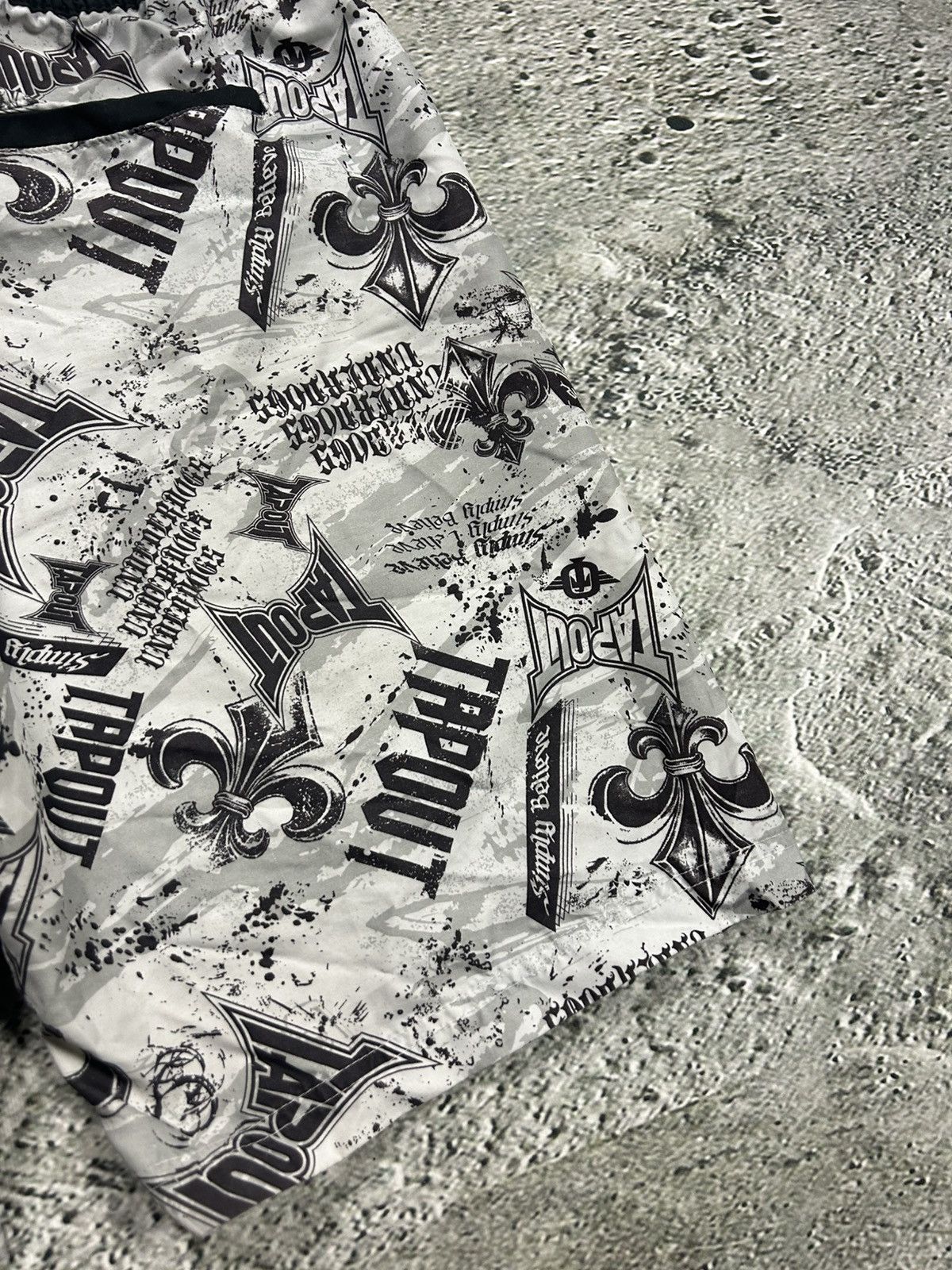 Tapout × Vintage Tapout shorts vintage full print big logo boxing white black Size US 30 / EU 46 - 12 Thumbnail