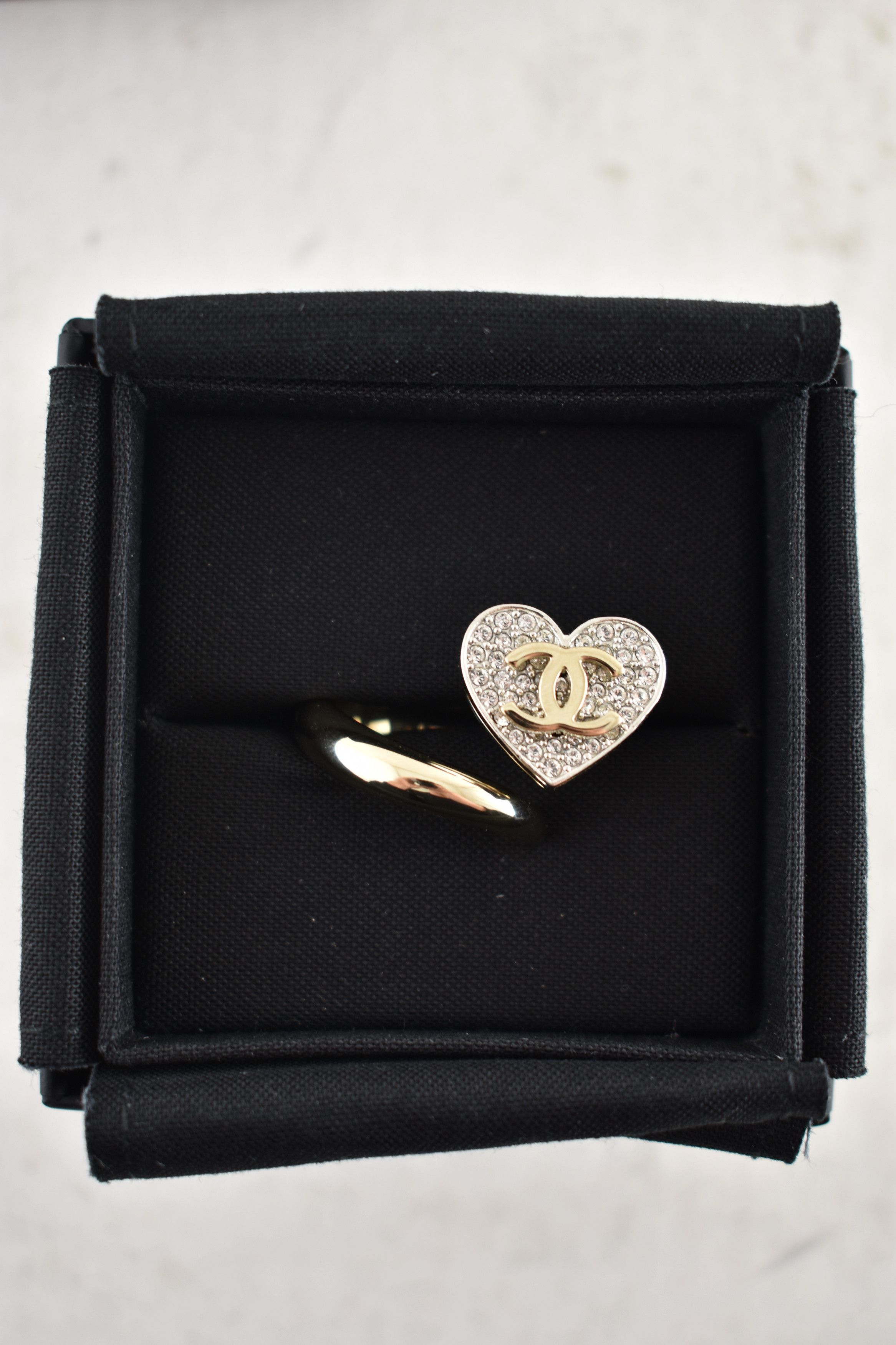 Chanel Chanel 26P Silver Gold Crystal Heart CC Logo Spiral Ring 52 Size ONE SIZE - 7 Thumbnail