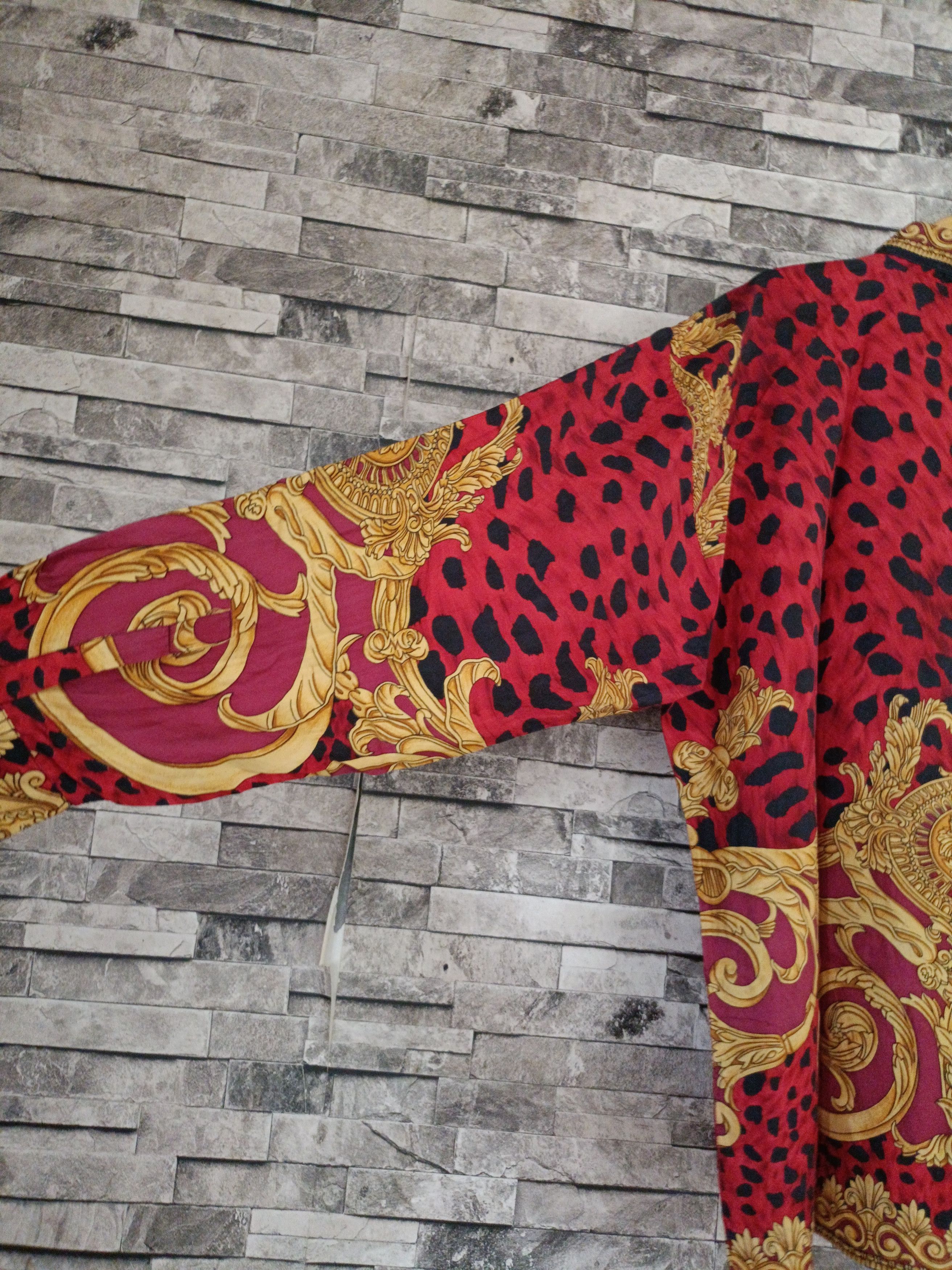 Versace Vintage archived Gianni Versace leopard baroque silk shirt Size US L / EU 52-54 / 3 - 7 Thumbnail