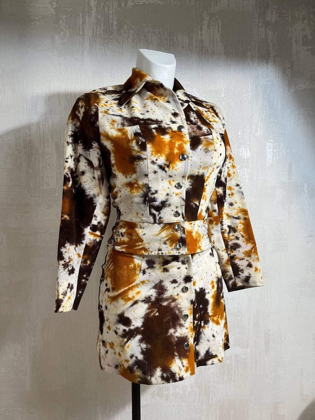 Japanese Brand Vintage Cow Print Acid Wash Denim Mini Skirt & Jacket Set S Size XS / US 0-2 / IT 36-38 - 4 Thumbnail